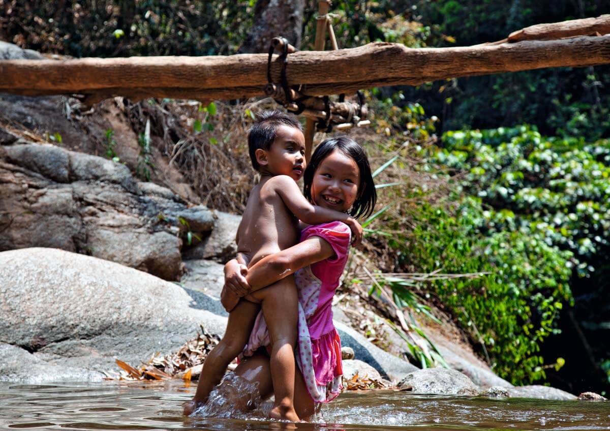 Savu muutti taivaan utuiseksi, ja sai aikaan taianomaisen auringonlaskun