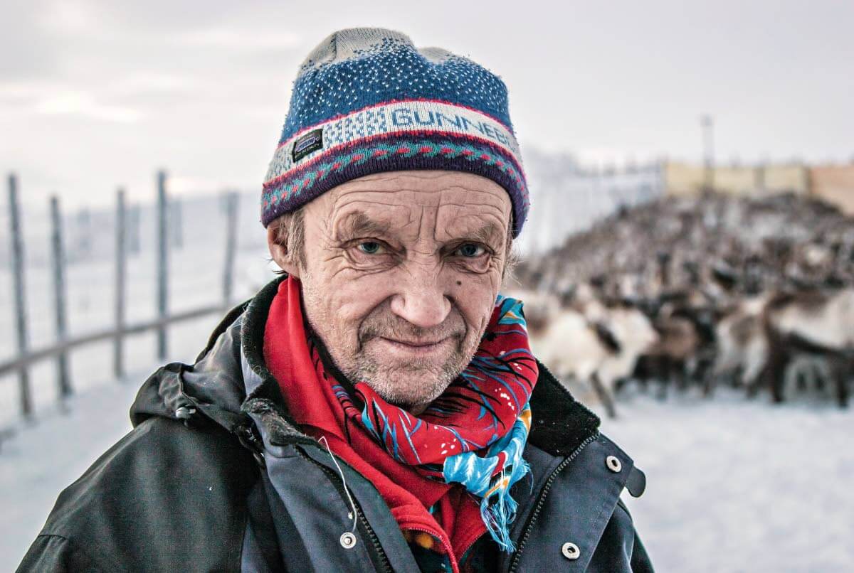 Antti-Oula Juuso talvierotuksessa Raittijärven isossa aidassa (2007).