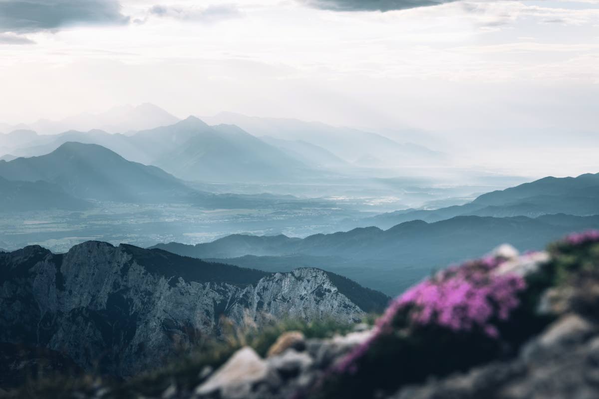 Juliaanisten Alppien yllä: henkeäsalpaavan kaunista jokaiseen ilmansuuntaan