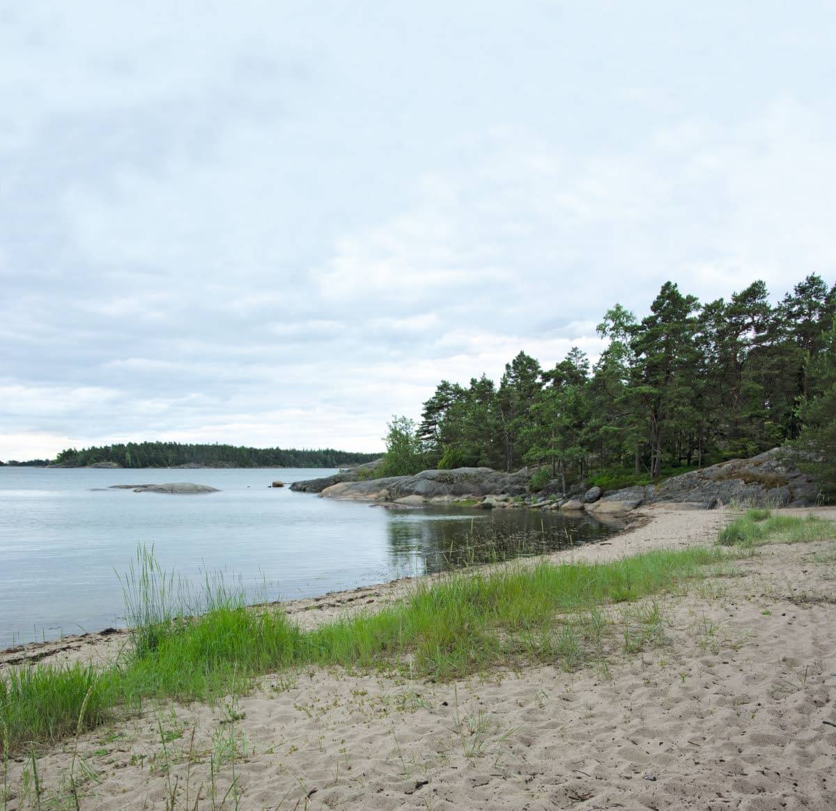 Pentalan luontopolku käy Diksandin suojellulla hiekkarannalla