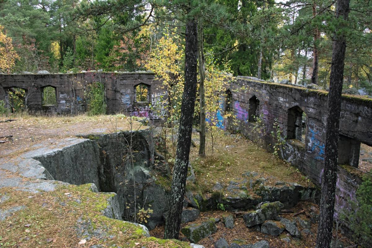 Stockmannin rauniot ovat sivussa Kasavuoren luontopolusta