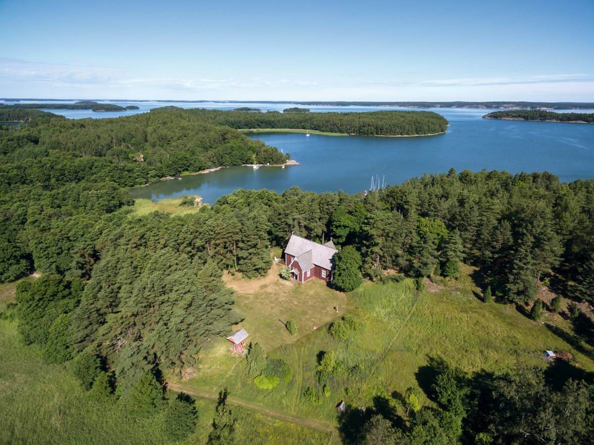 Seilin saaren vanha puukirkko