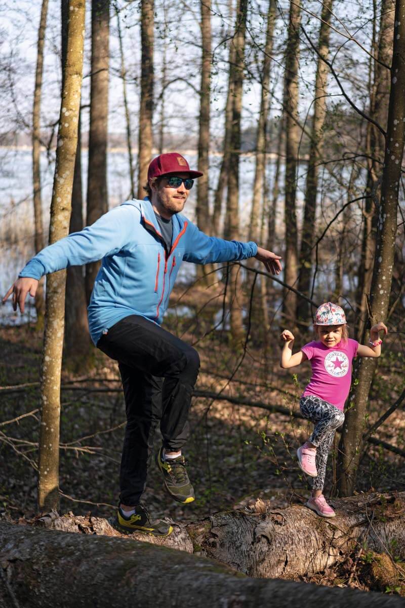 Luonnosta löytyy pienellä mielikuvituksella myös kuntosali. Kuva: Sampsa Sulonen.