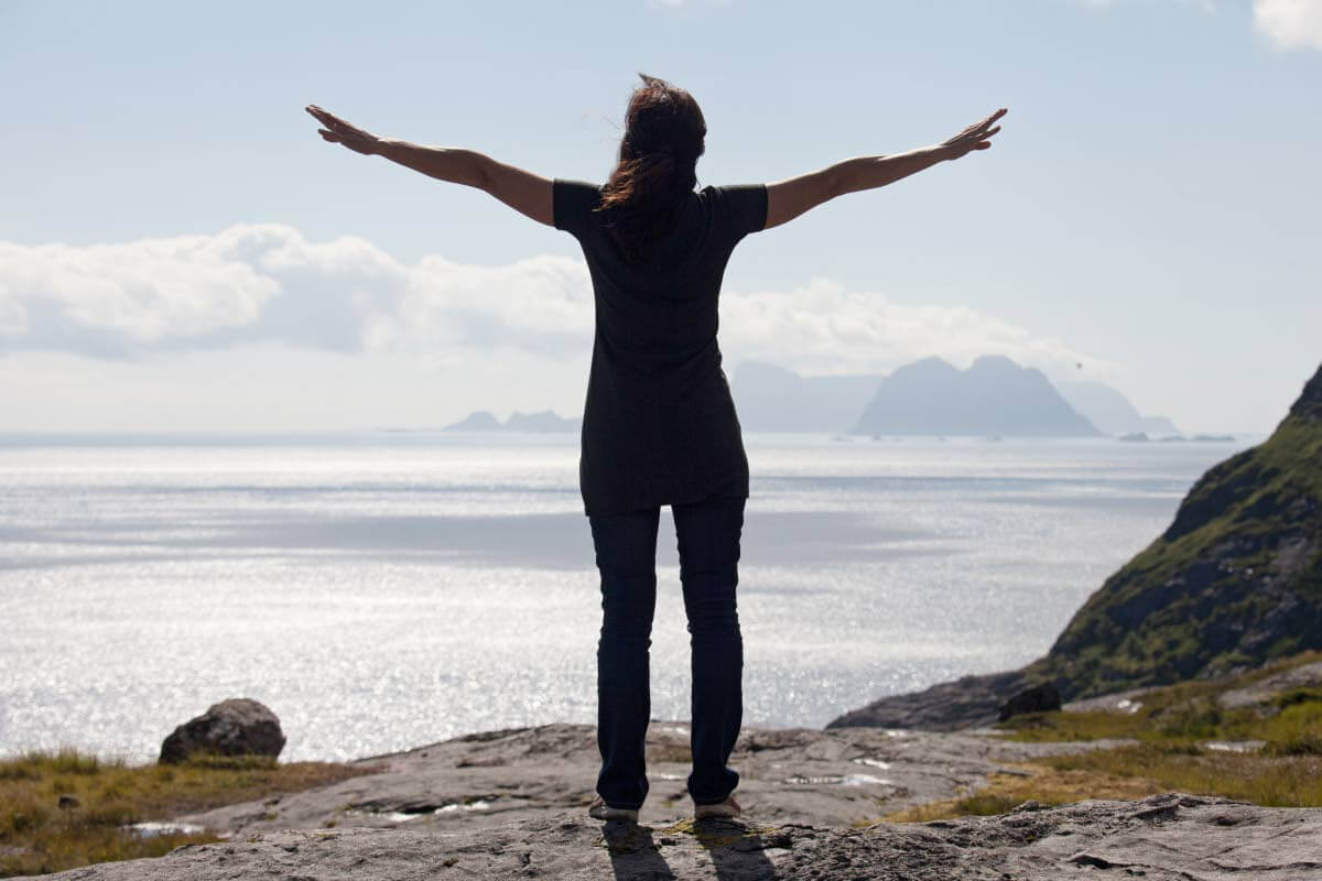 Kalliokielekkeellä, maailman äärimmäisellä laidalla voi levittää kätensä ja tuntea liitävänsä vapaana kuin albatrossi