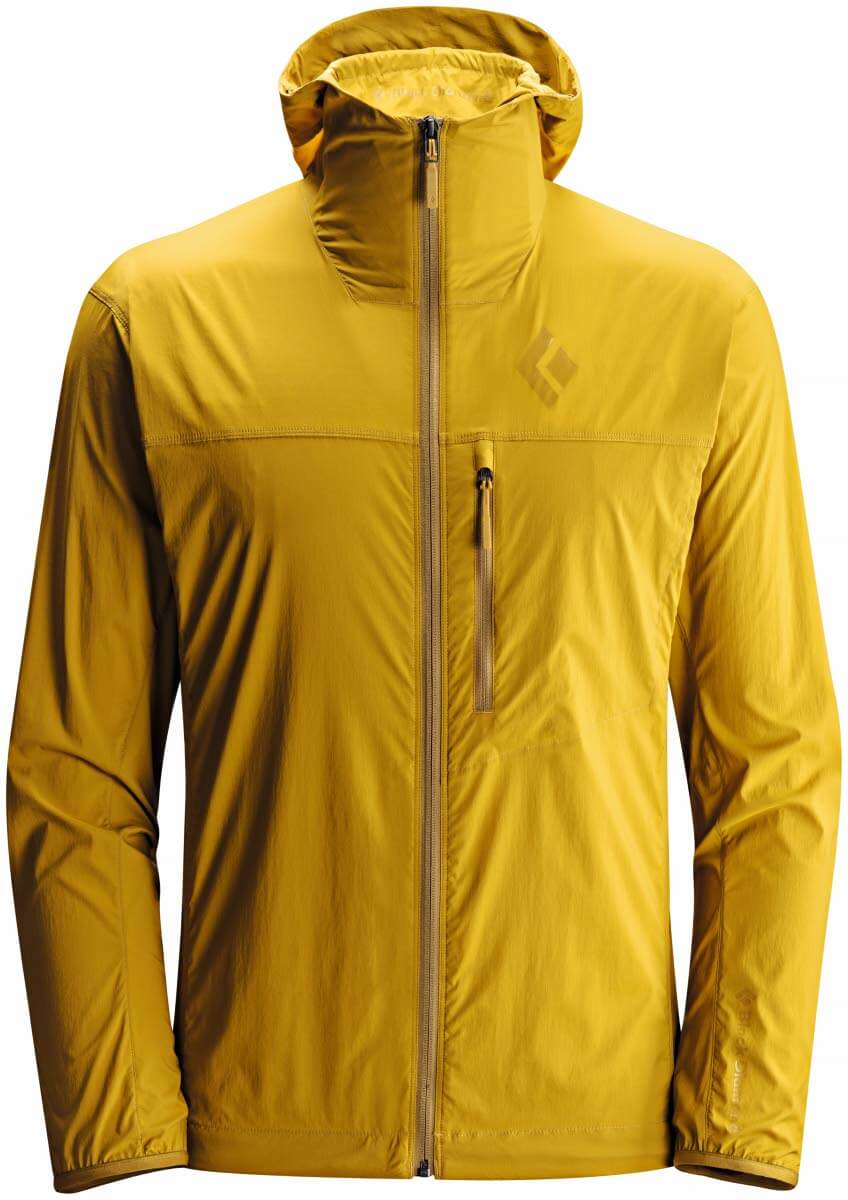 210 g. Miesten M-kokoinen testitakki alitti valmistajan ilmoituksen 40 grammalla.