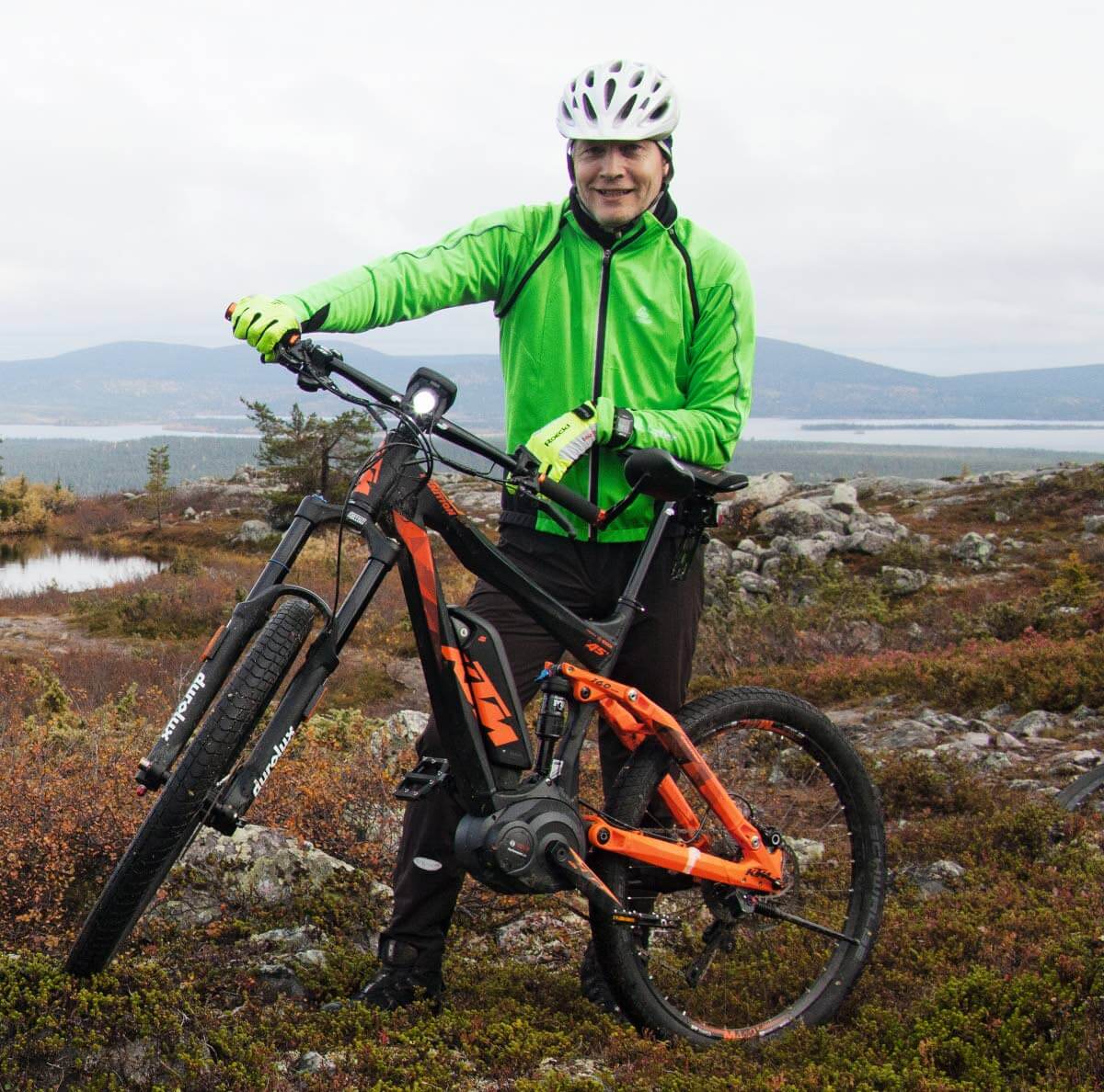 KTM Speed Pedelec -pyörää testattiin pyöräilemällä täysillä kierroksilla Muonion Särkitunturin huipulle.