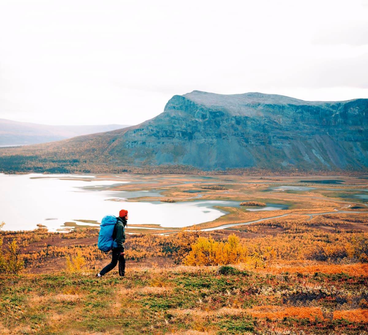 Vaelluskuva Sarekista päätyi myös Latu&Polku-lehden (3/19) kanteen. Kuva: Eeva Mäkinen.