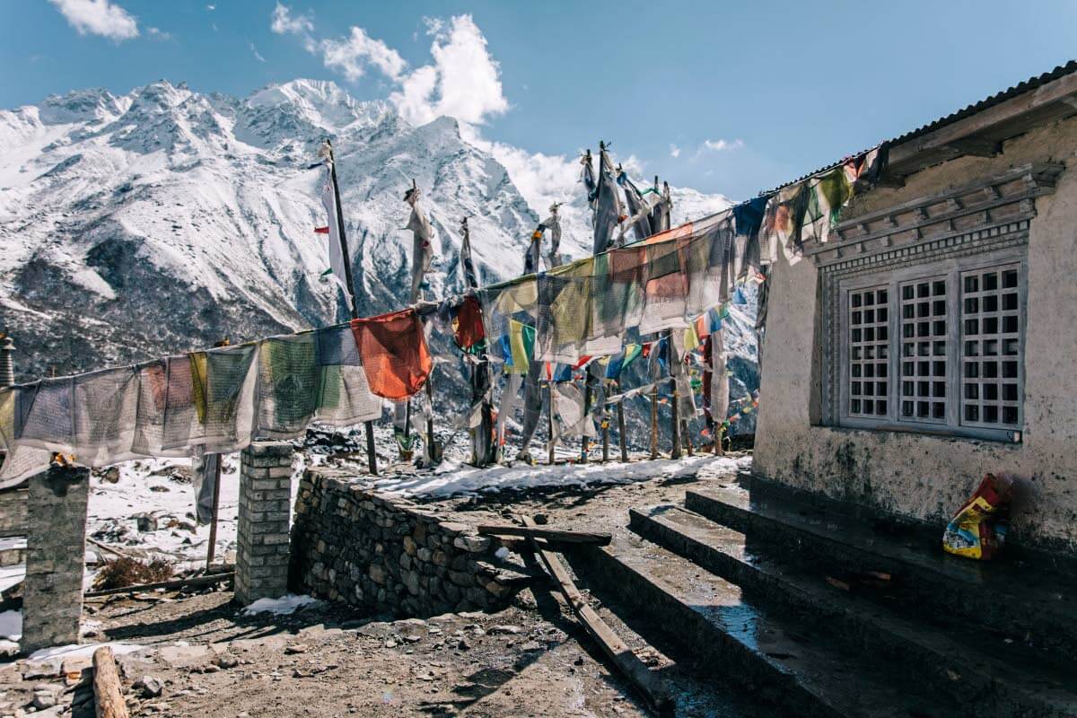 Langtangin kansallispuiston alueen lumihuippuja. Kuva: Marinella Himari.