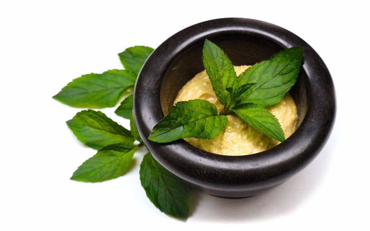 Hummus,Falafelit,Munakoiso on Baba ganoushin pääraaka-aine