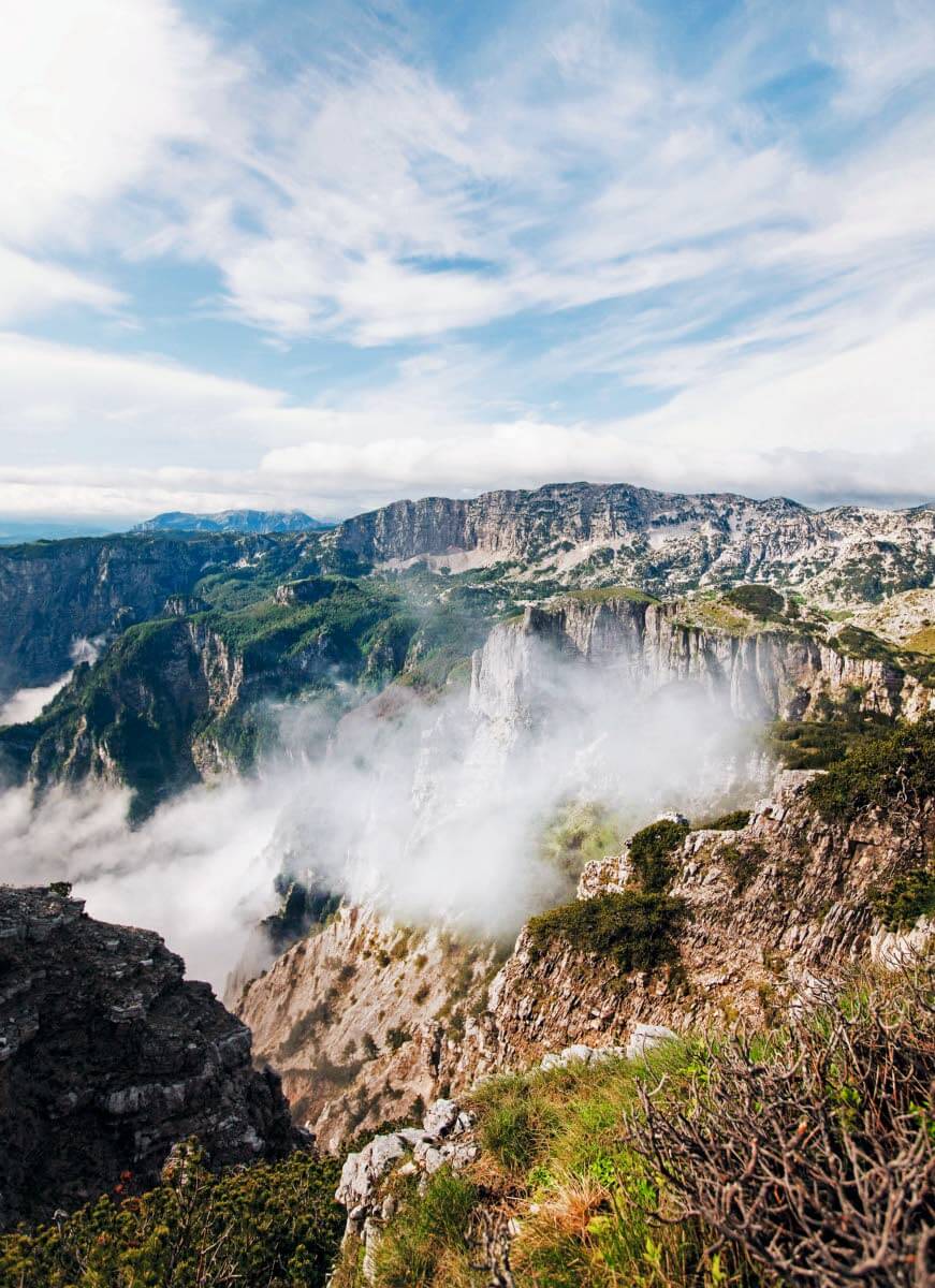 Bosnian päälaella pääsee ihailemaan maisemia niin korkealta, että voi melkein kuulla omien unelmiensa kuiskutuksen.