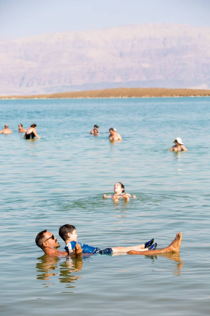 Kuollutmeri kelluttaa kulkijaa