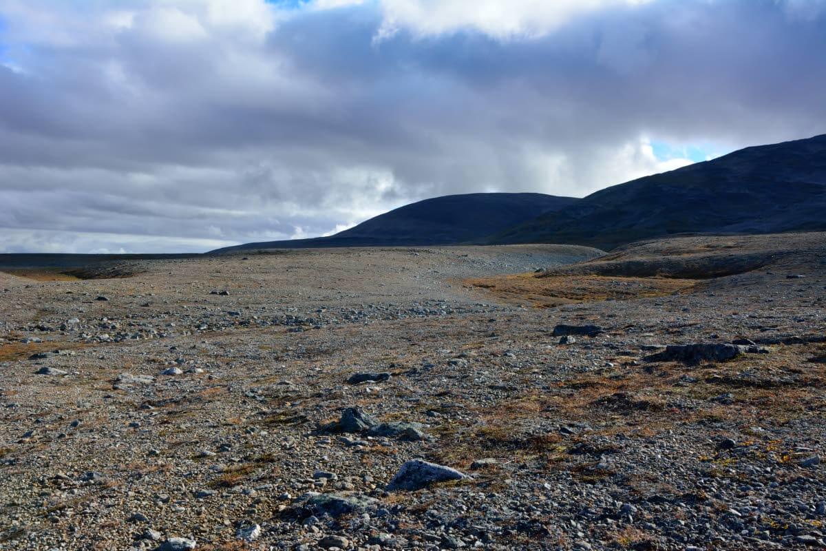 Rásttigáisá-tunturi vartioi Tenon laaksoa