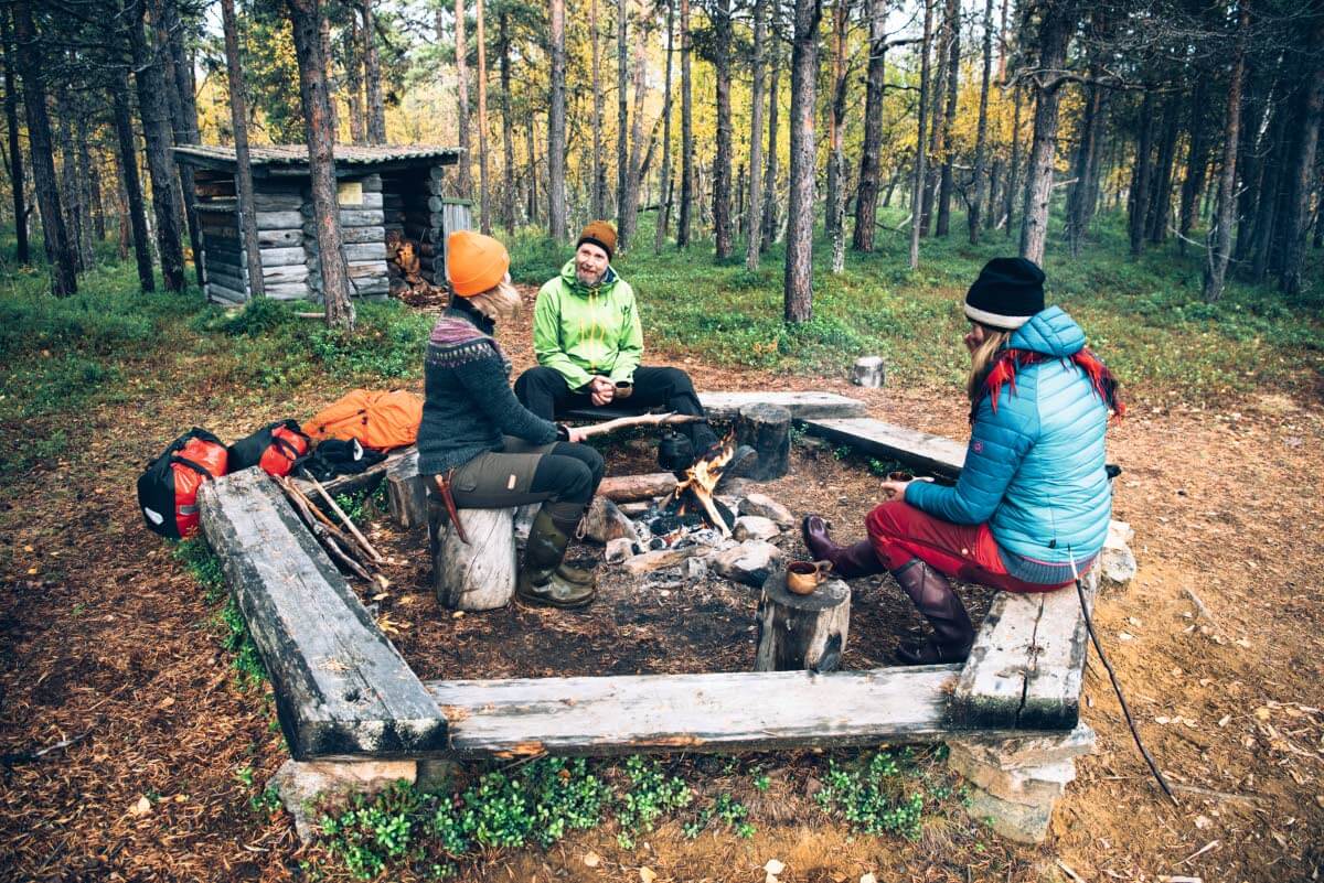 Syksyn sadosta oli mukava askarrella Lemmenjoki saameksi