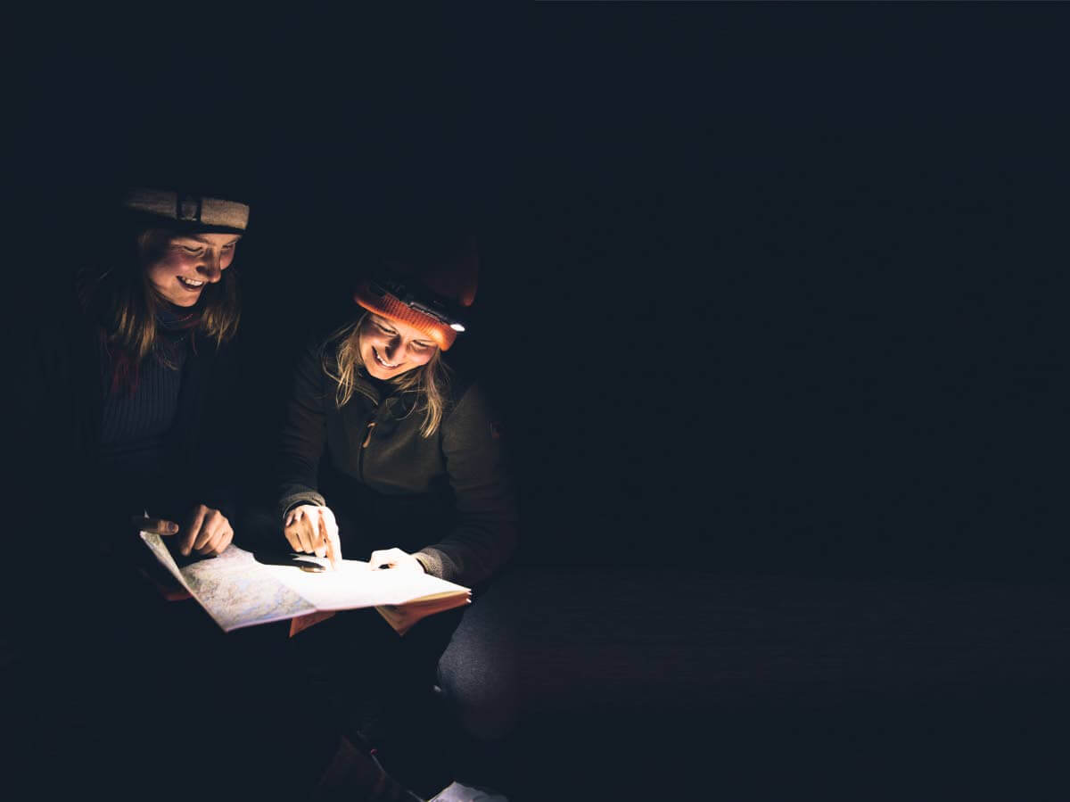 Päivällisen suunnittelu oli hyvä aloittaa pitkän päivän jälkeen istahtamalla iltapäivänuotiolle