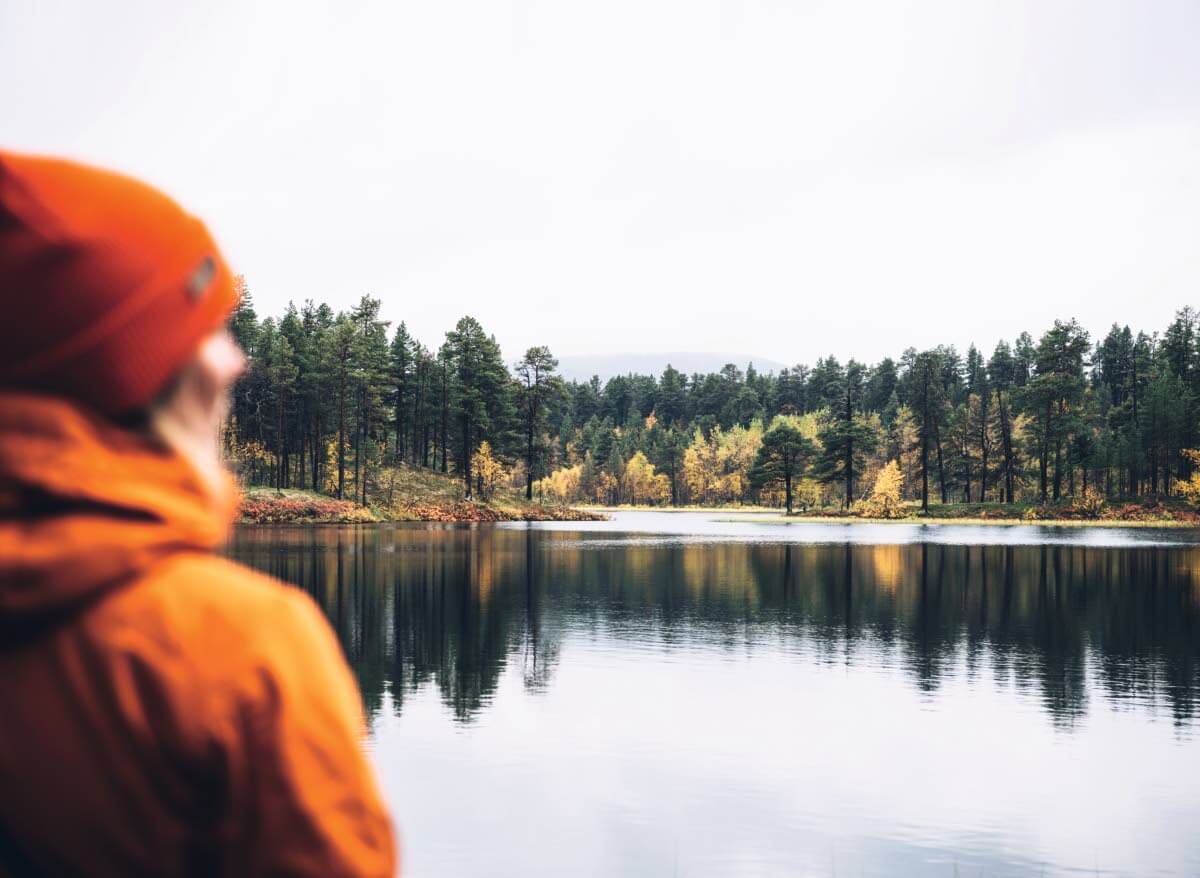 Kuuletko jo Lemmenjoen kutsun?,Pimeän tullen oli aika tarkastaa kartasta seuraavan päivän reitti ja suunnitella sopivat taukopaikat sen varrelta