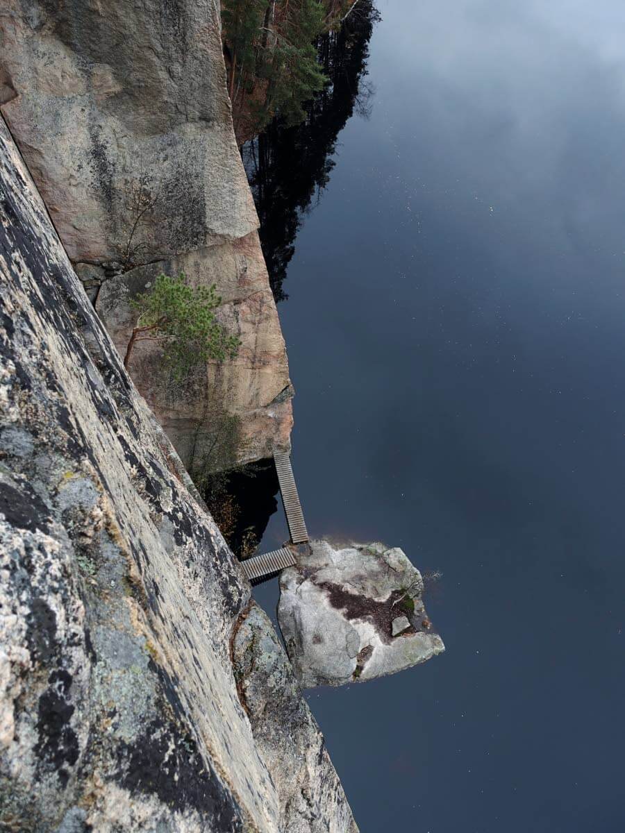 Olhavanvuori on suomalaisten kiipeilijöiden mekka, mutta se on myös yksi aivan mahtavimmista näköalakallioista.