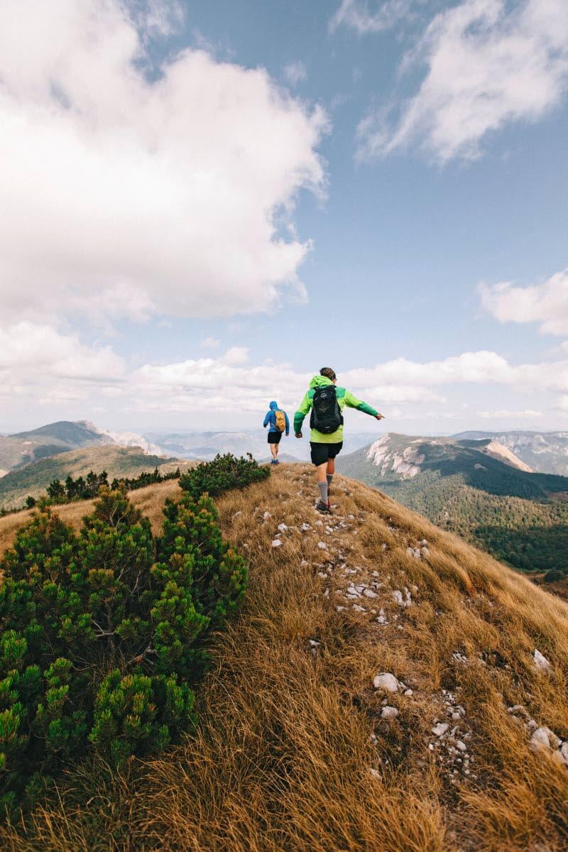 Oppaamme Thierry Joubert elementissään – tästä paikasta riitti kuultavaa!,Kirjoittaja pohtimassa, miten kukaan on koskaan kehdannut sotia näissä maisemissa.