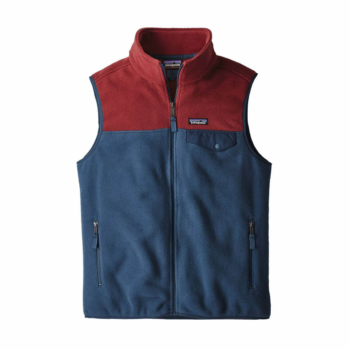 Patagonia aloitti muovipulloista valmistetun kierrätyspolyesterin käytön ensimmäisenä ulkoiluvaatevalmistajana yhteistyössä kangasvalmistaja Malden Millsin kanssa. Ensimmäiset kierrätyspolyesteristä valmistetut Synchilla-fleecet tulivat markkinoille jo 1993. Nykymallistossa PET-pulloja, tuotantojätettä ja vanhoja vaatteita hyödynnetään fleecepuseroiden lisäksi mm. kerrastoissa ja kuorivaatteissa. eu.patagonia.com,Tretornin Rain Jacket from the Sea on hylätyistä kalaverkoista valmistettu vedenpitävä ja hengittävä sadetakki. Meriin päätyvät aaveverkot ovat merkittävä uhka vesilinnuille ja eläimille, mutta nyt Tretorn maksaa niistä kalastajille pienen summan korealaisissa satamissa yhteistyökumppaninsa EcoAlfin kanssa. Materiaalina Nailonin eli polyamidin kierrätys on polyesteriä vaikeampaa, mutta yleistyy kovaa vauhtia. eu.tretorn.com,BUFF ei tehnyt ainoastaan ekomallia, vaan vaihtoi koko Original-mallistonsa kankaan kierrätysmateriaaliksi. Muovipulloista valmistetun kuidun toimittaa alan johtaviin valmistajiin kuuluva Repreve. Uusi materiaali on 95 % kierrätyspolyesteriä. Loppu on elastaania, jonka ansiosta putkihuivi joustaa nyt neljään suuntaan. buff.com,Marmot X Thread on yhteistyömallisto, jonka ajatuksena on muuttaa köyhyyden runteleman Haitin jäteongelma paikallistaloutta tukevaksi liiketoiminnaksi. Thread valmistaa lankaa muovijätteestä, jonka keräämien ja käsittely työllistävät paikallisia ihmisiä. Marmotin T-paidoissa puolet materiaalista on kierrätyspolyesteriä ja puolet teollisuuden leikkuujätteestä kierrätettyä puuvillaa. marmot.de