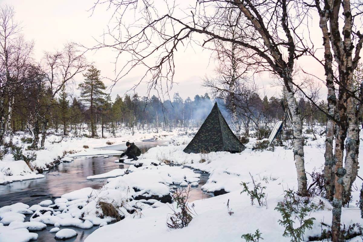 Uusi vuosi. Leiri Vätsärin erämaassa tammikuun 1. päivänä. Kuva: Markus Sirkka.