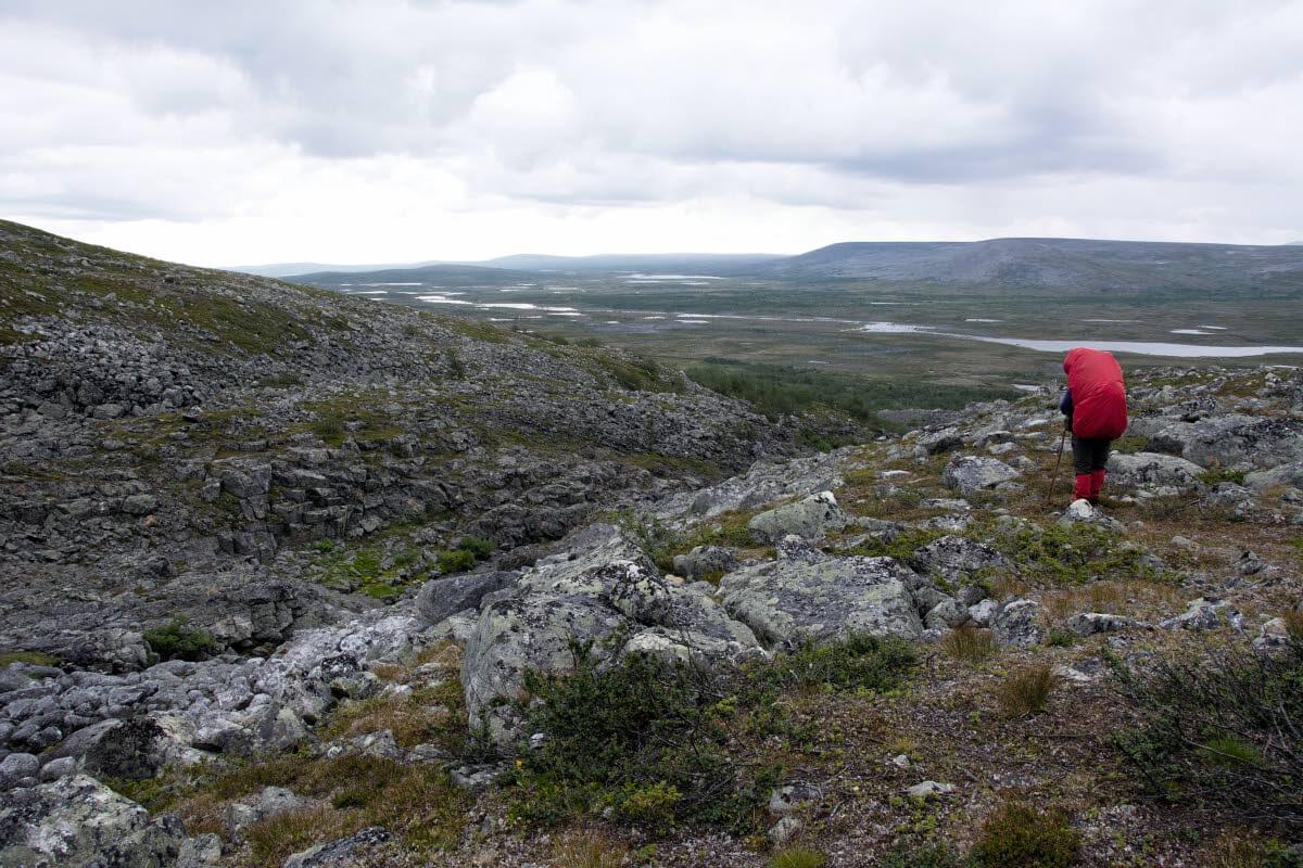 Siedjonjávrin maisemat ovat Suomen vanhimmalla maaperällä, vain muutaman kilometrin päässä nuorimmasta kallioperästä