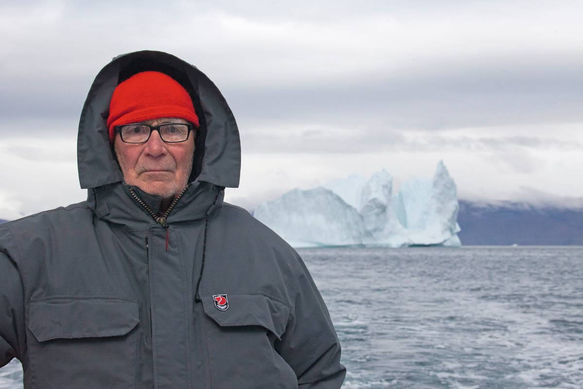 Arktinen retkeilijä, moninkertainen Pohjois-Grönlannin kävijä ja Nanoq-museon johtaja Pentti Kronqvist on suuri polaarieskimoiden ystävä ja Thulen alueen asiantuntija vailla vertaa