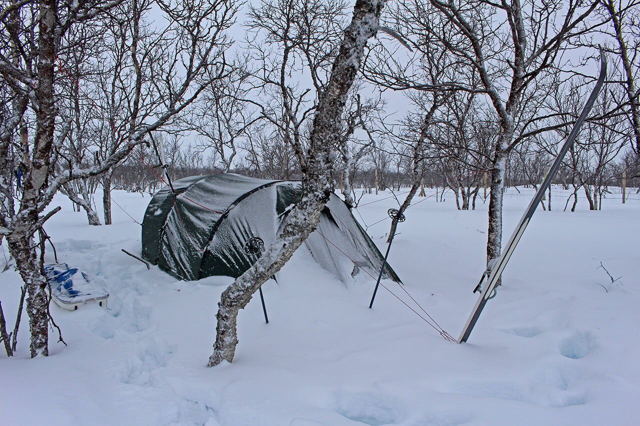 Märkä aamu, yöllinen lumipyry muuttui rännäksi. Kuva: Jouni Laaksonen.