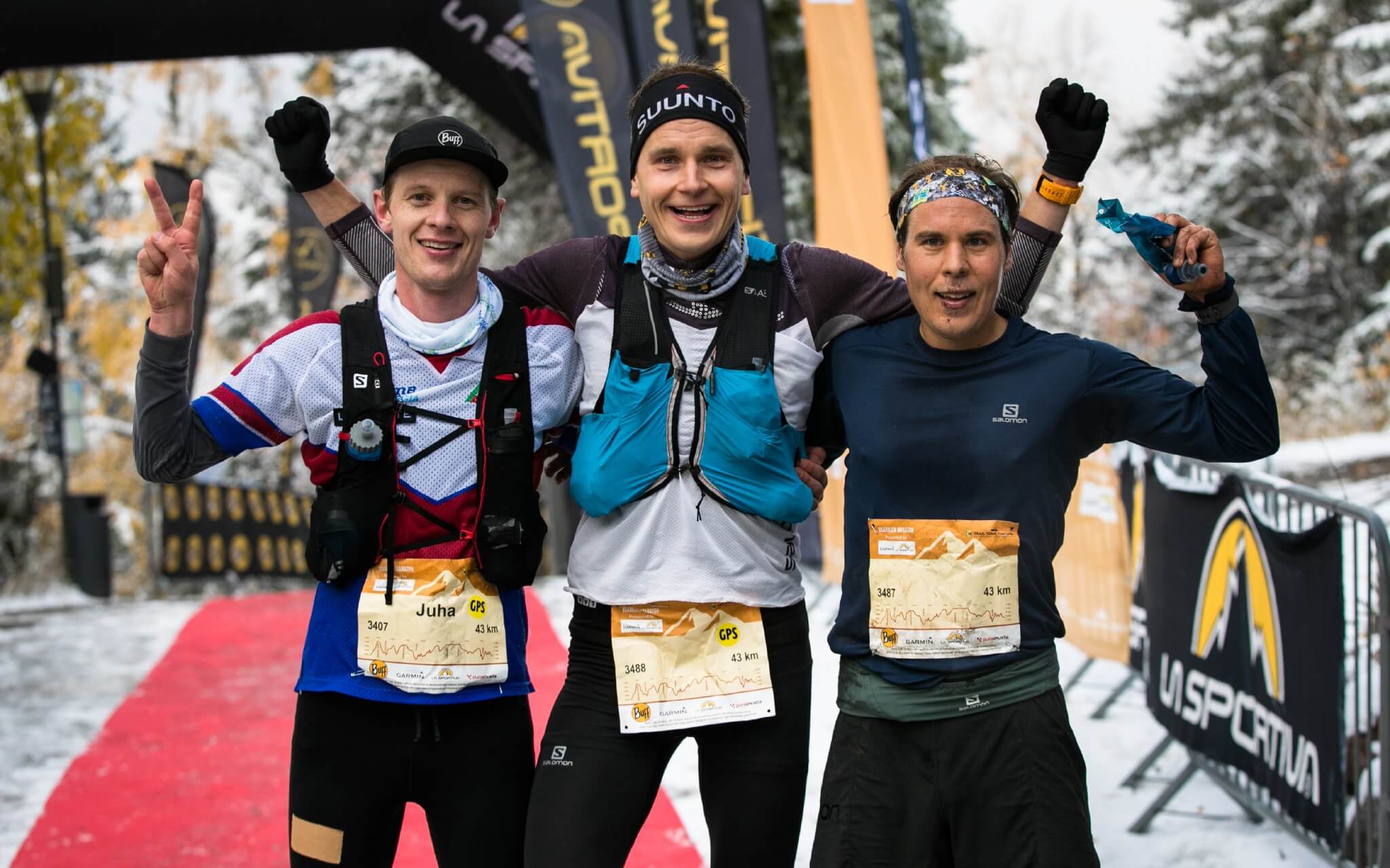 Miesten 42,5 km kolme parasta (vasemmalta oikealle) Juha Sorvisto, Henri Ansio ja Juuso Simpanen.