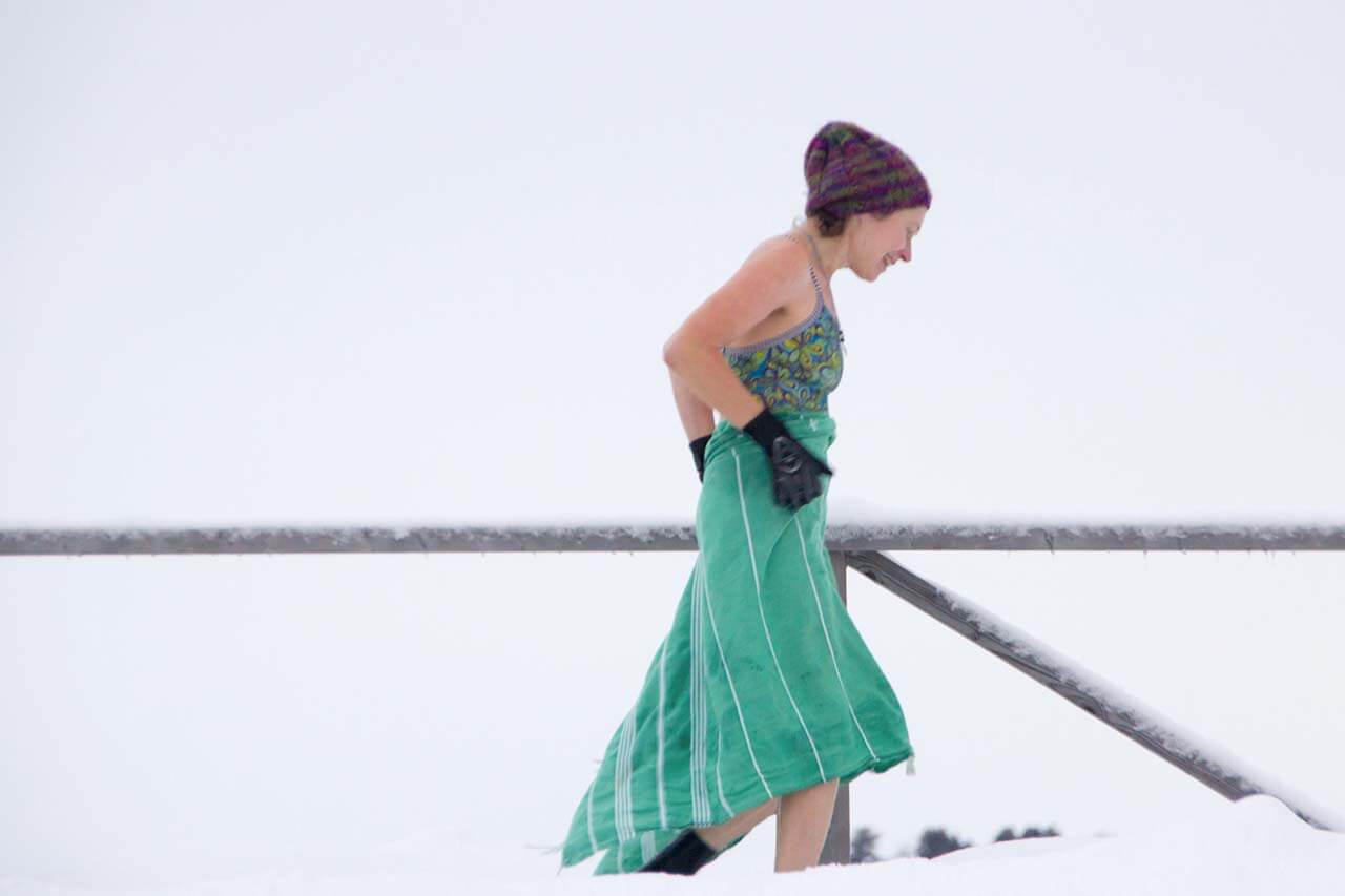 Alkujännityksen yli voi päästä keskittymällä pitkiin ja rauhallisiin uloshengityksiin. Kuva: Tom Toivonen.