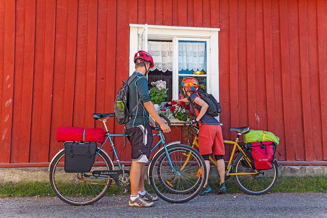 Rannikkoreitti piipahtaa Tammisaaren vanhan kaupungin idyllisillä kujilla. Kuva: Visit Raasepori / Ahmed Alalousi.
