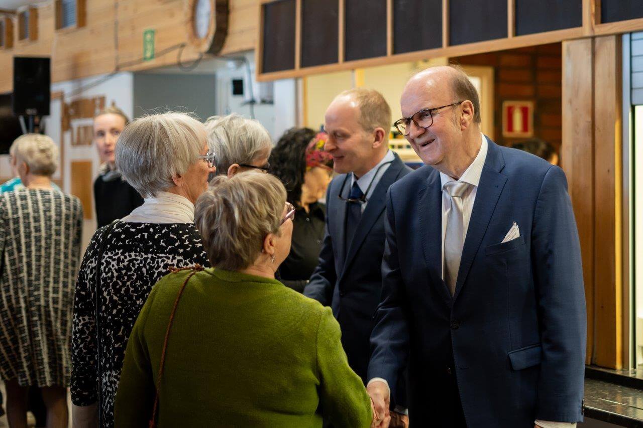 Suomen Ladun 80-vuotisjuhlat Kiilopäällä alkoivat onnitteluiden vastaanotolla.