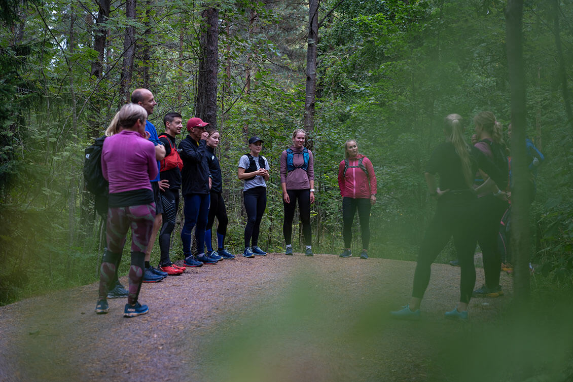 Porukkalenkillä oppii uutta ja tapaa muita samanhenkisiä. Kuva: Sampsa Sulonen.