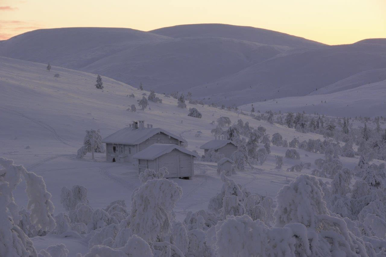 Jouluinen maisema Nammalankurun kämpälle.