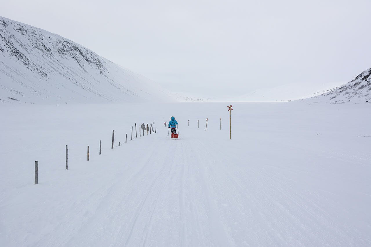 Moottorikelkkareitti vie Termisjärvelle. Kuva: Raija Hentman.