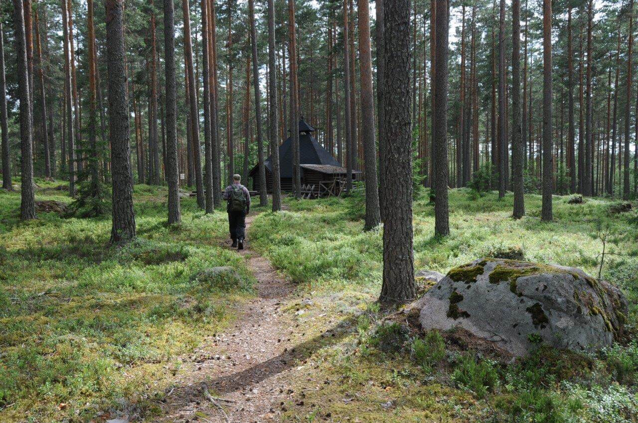 Pitkämäen hulppea kota on hyvä kääntöpaikka niin yö- kuin päiväretkelle. Kuvat: Raija Hentman.