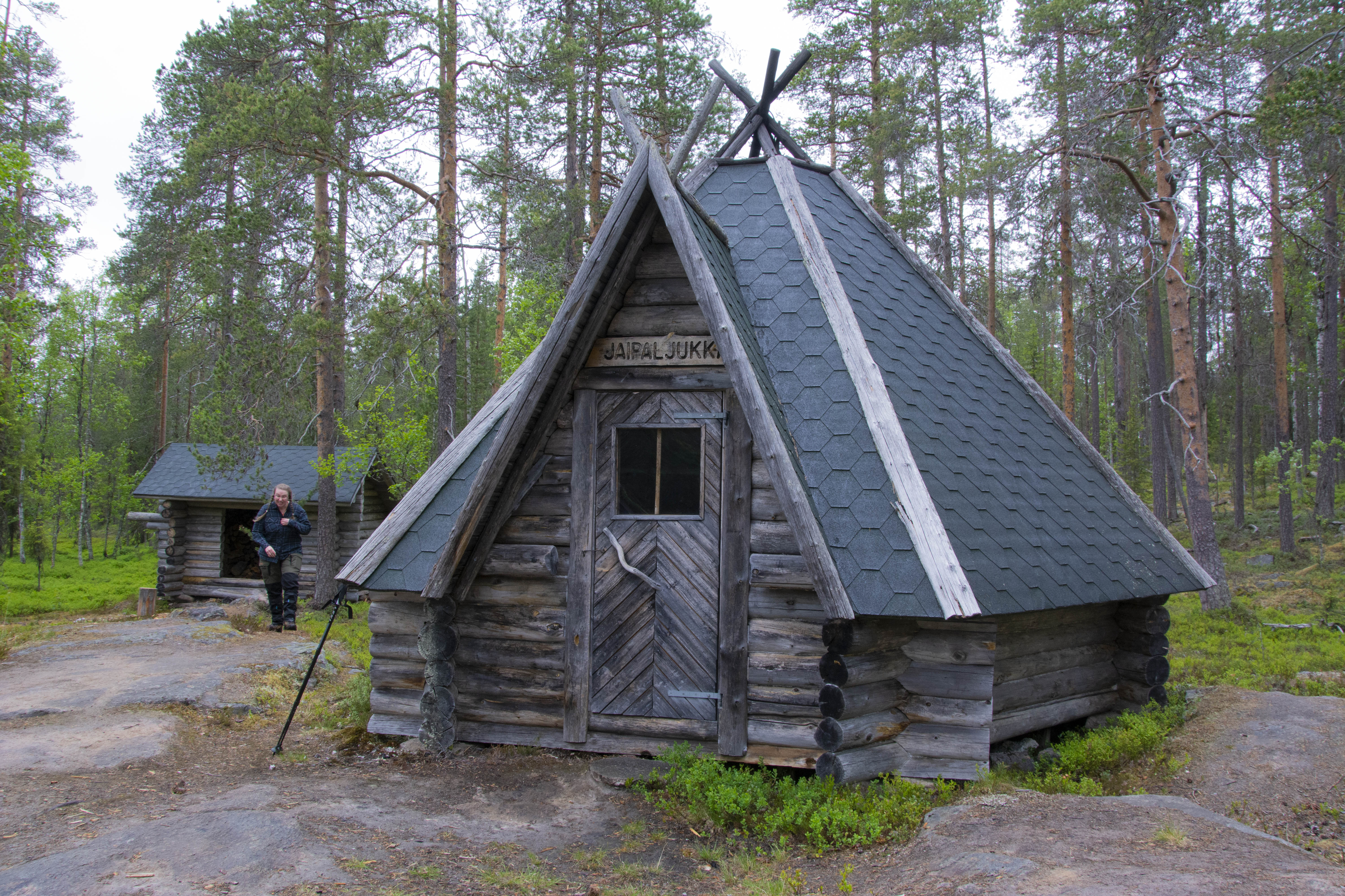 Kota tarjoaa taukopaikan Jai-Paljukan reitin puolivälin tietämillä.