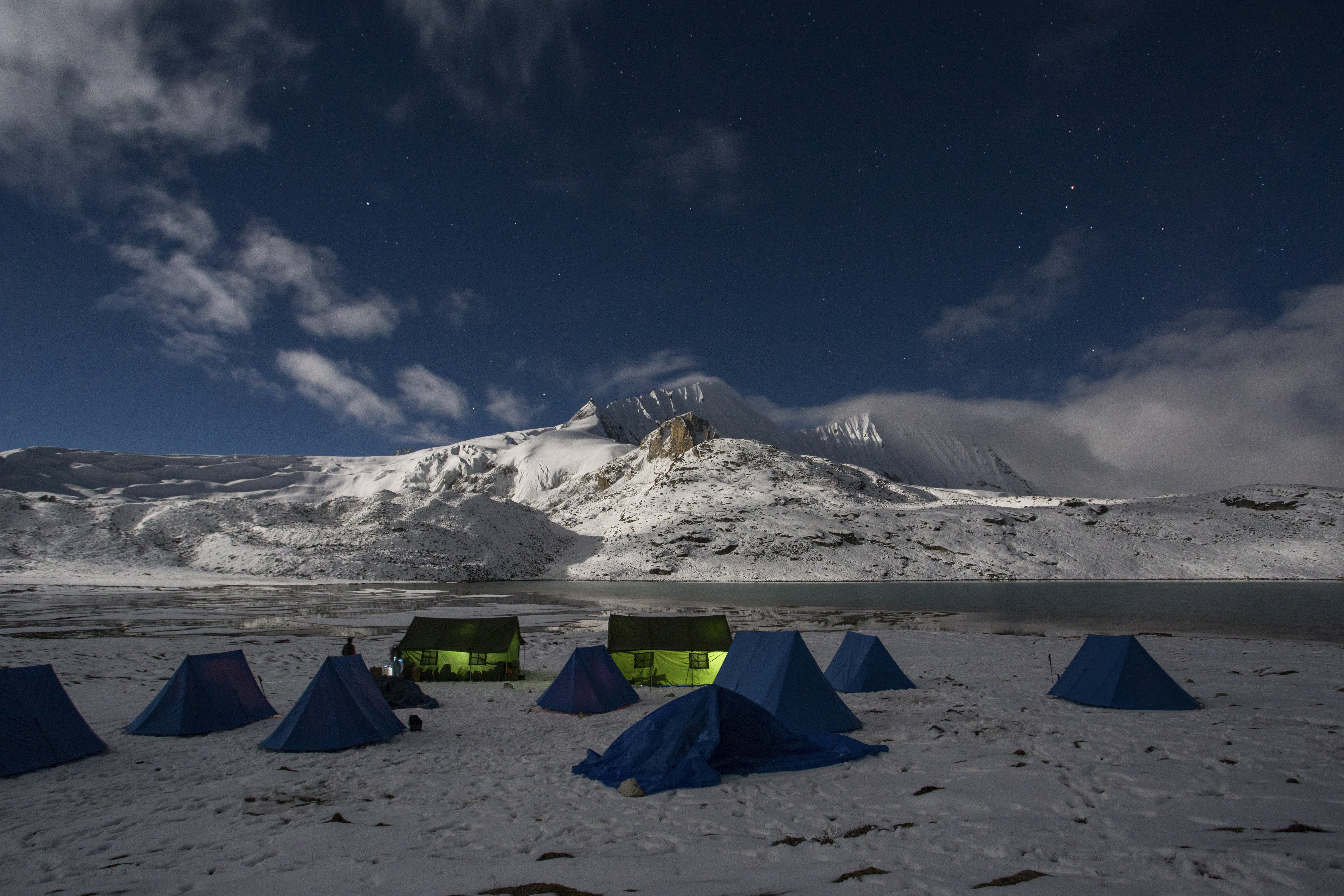 Tshorim-järvi (5 220 m) Bhutanissa on kenties maailman kaunein leiripaikka. Kuva: Eero Oura.