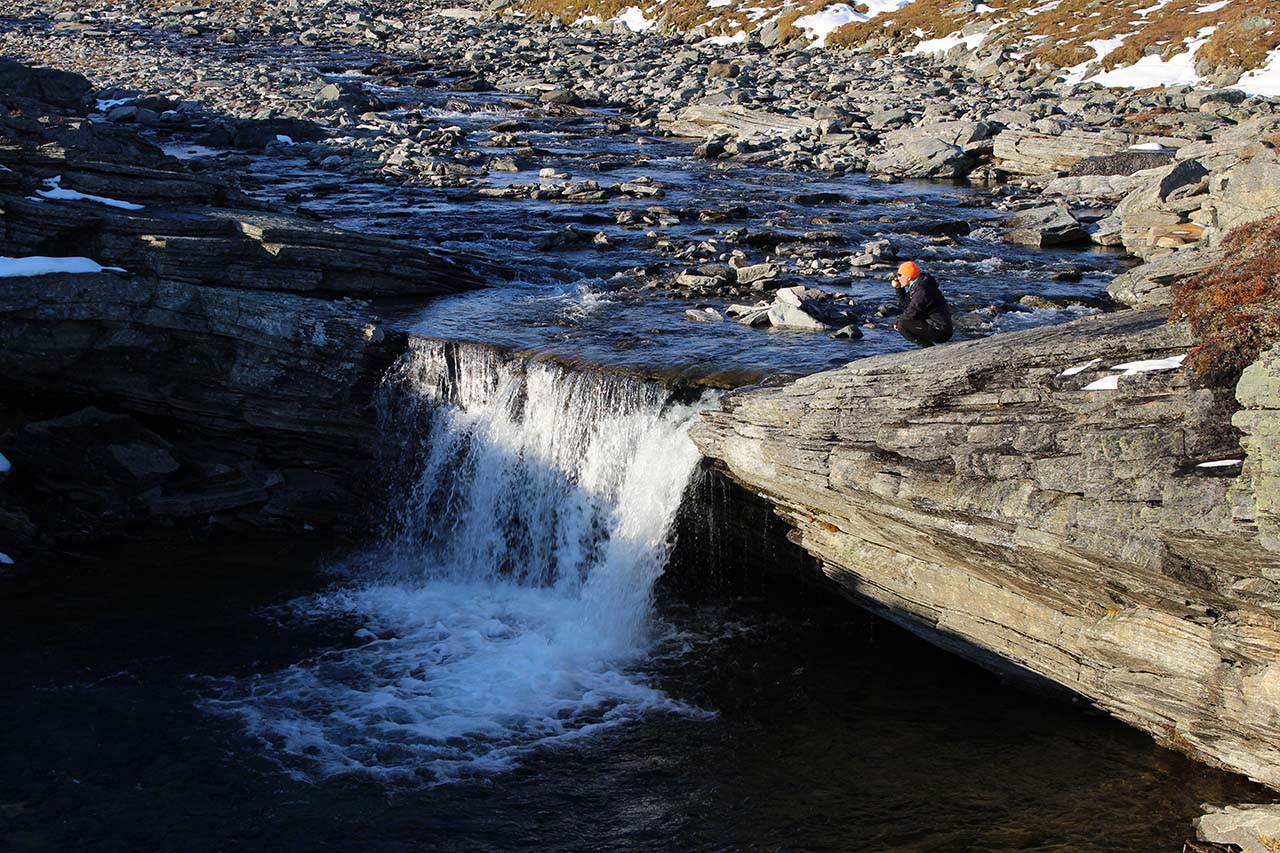 [04] Govdajohkan putous sijaitsee syvällä Käsivarren erämaassa. Kuva: Jouni Laaksonen.