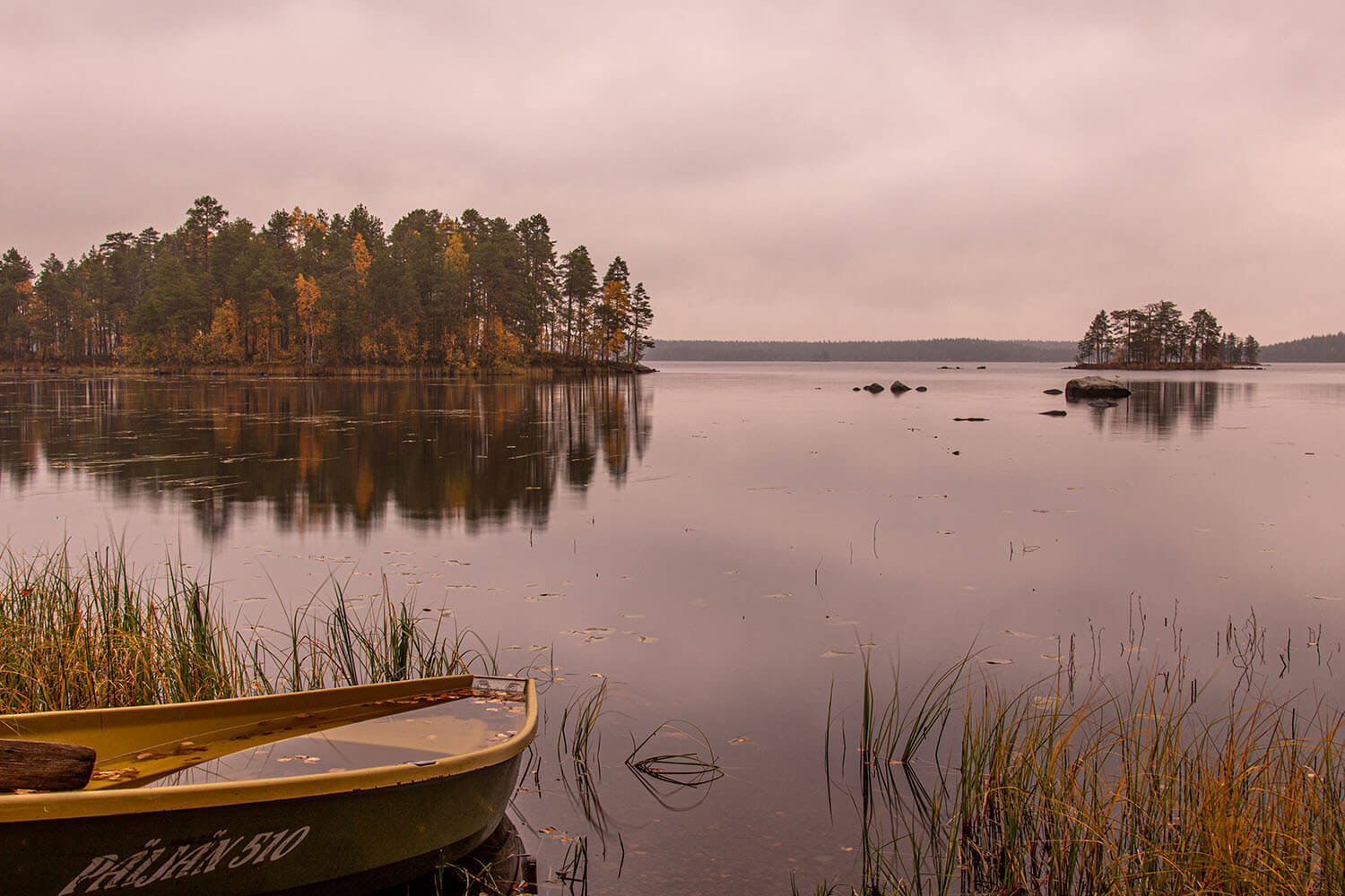 Koirajärvi on Salamajärven kansallispuiston reittien lähtöpiste.