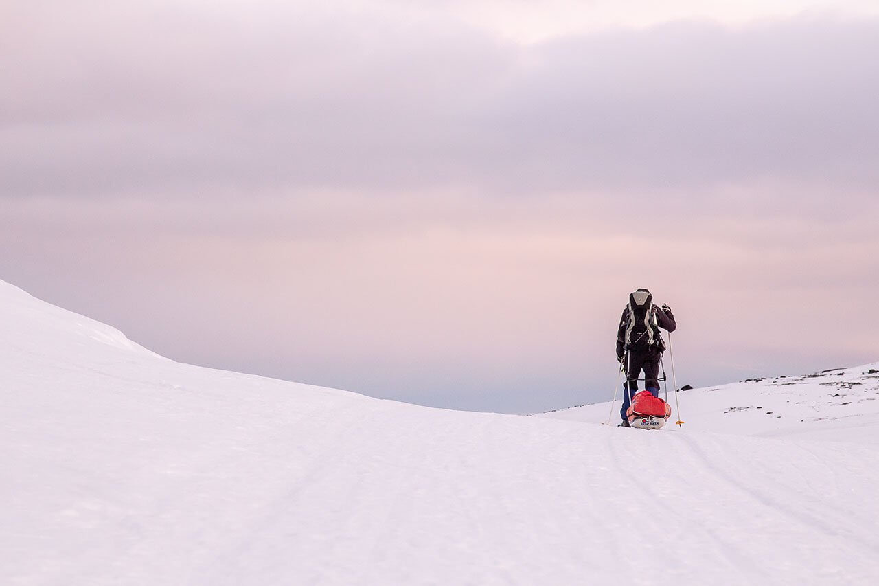 Matkalla Nammalakuruun talvireitti nousee tunturiin. Kuva: Tapani Leppänen.