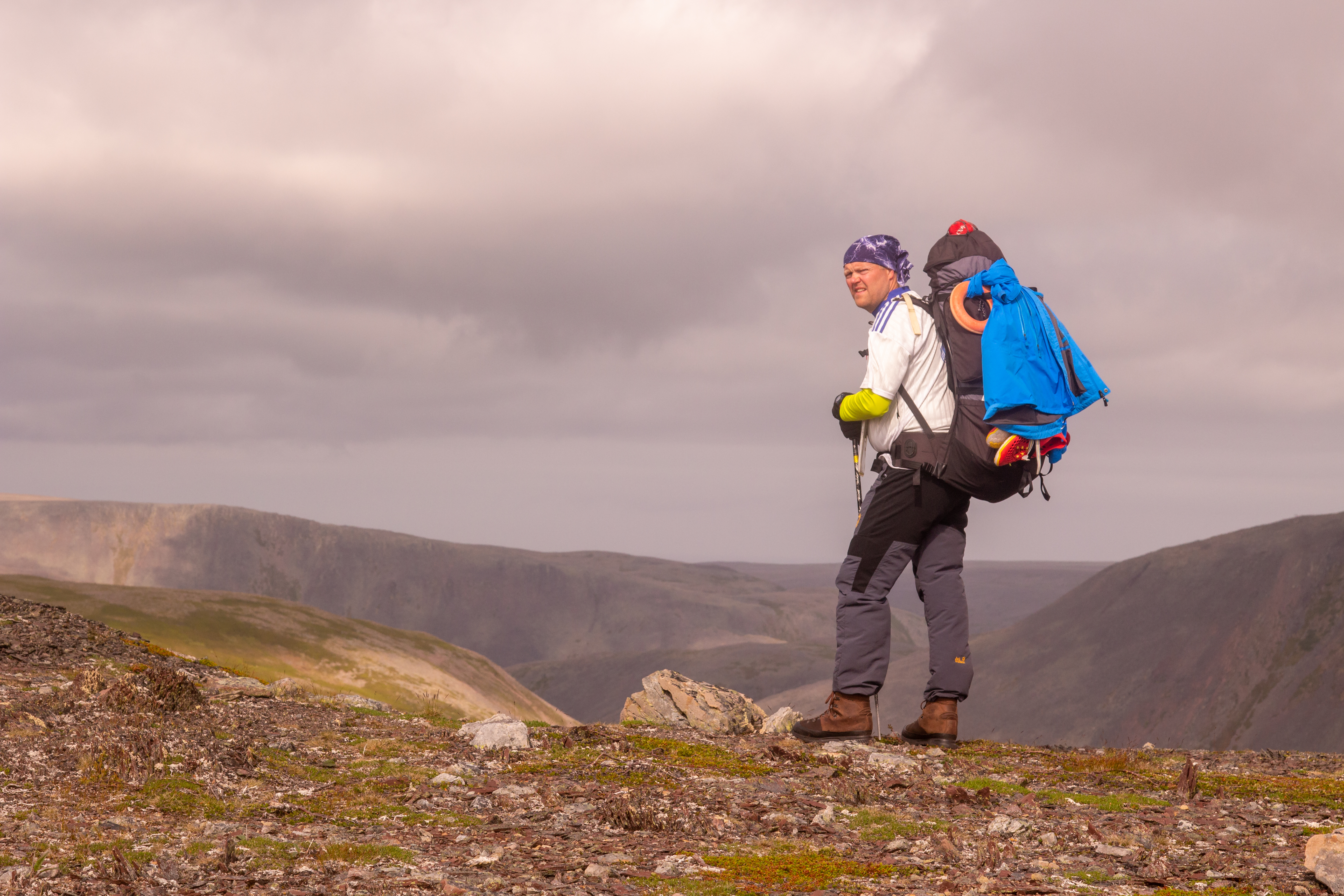 Helppokulkuista ja silmän kantamattomiin kumpuilevaa tunturimaisemaa Varangin niemimaan kansallispuistossa.  Kuva: Tapani Leppänen.