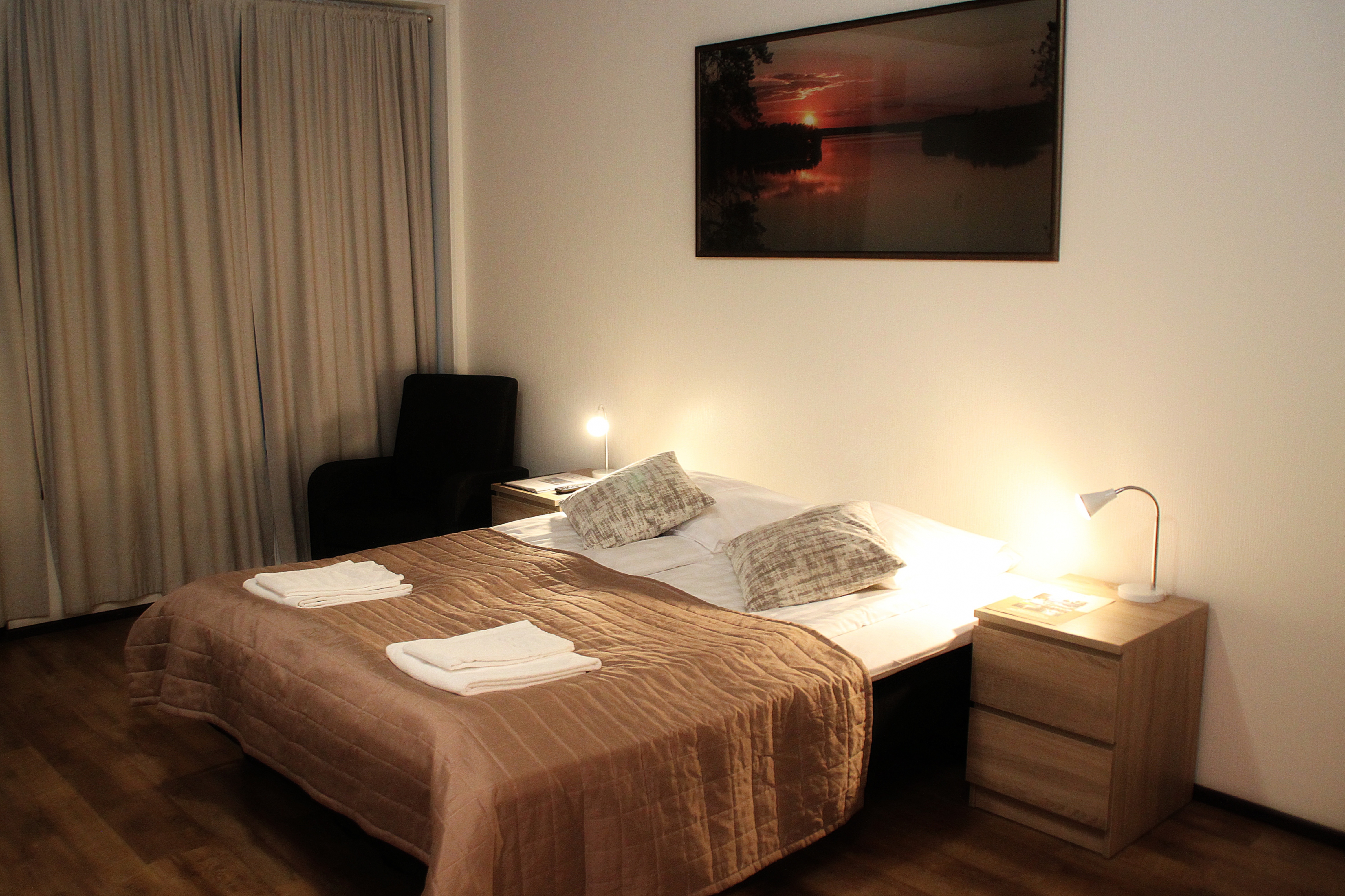 Ulkoporeammeessa voit nauttia hyvästä seurasta ja auringonlaskusta.