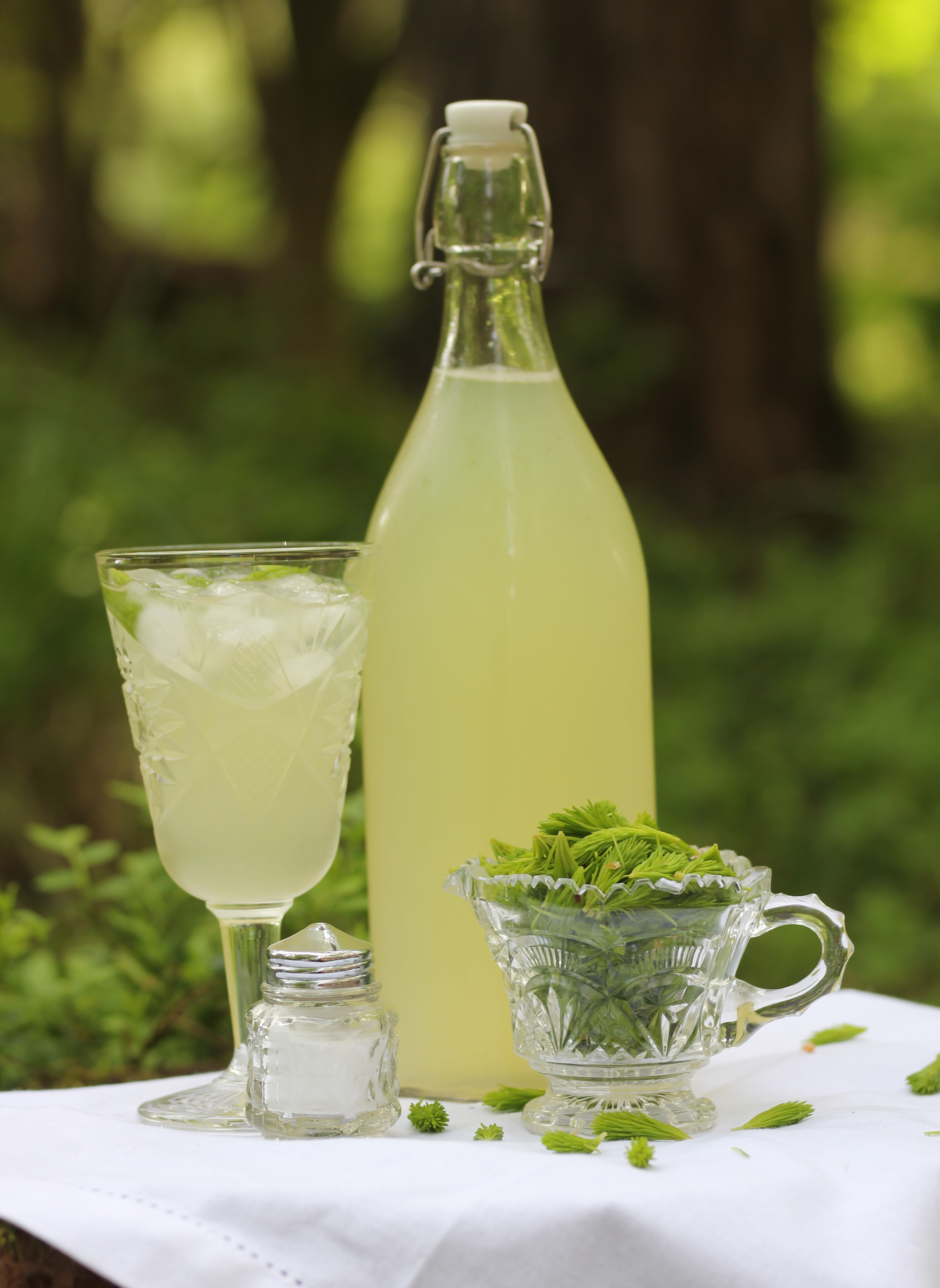 Pulollinen kuusenkerkkäjuomaa. Kuva: Annika Hannus.