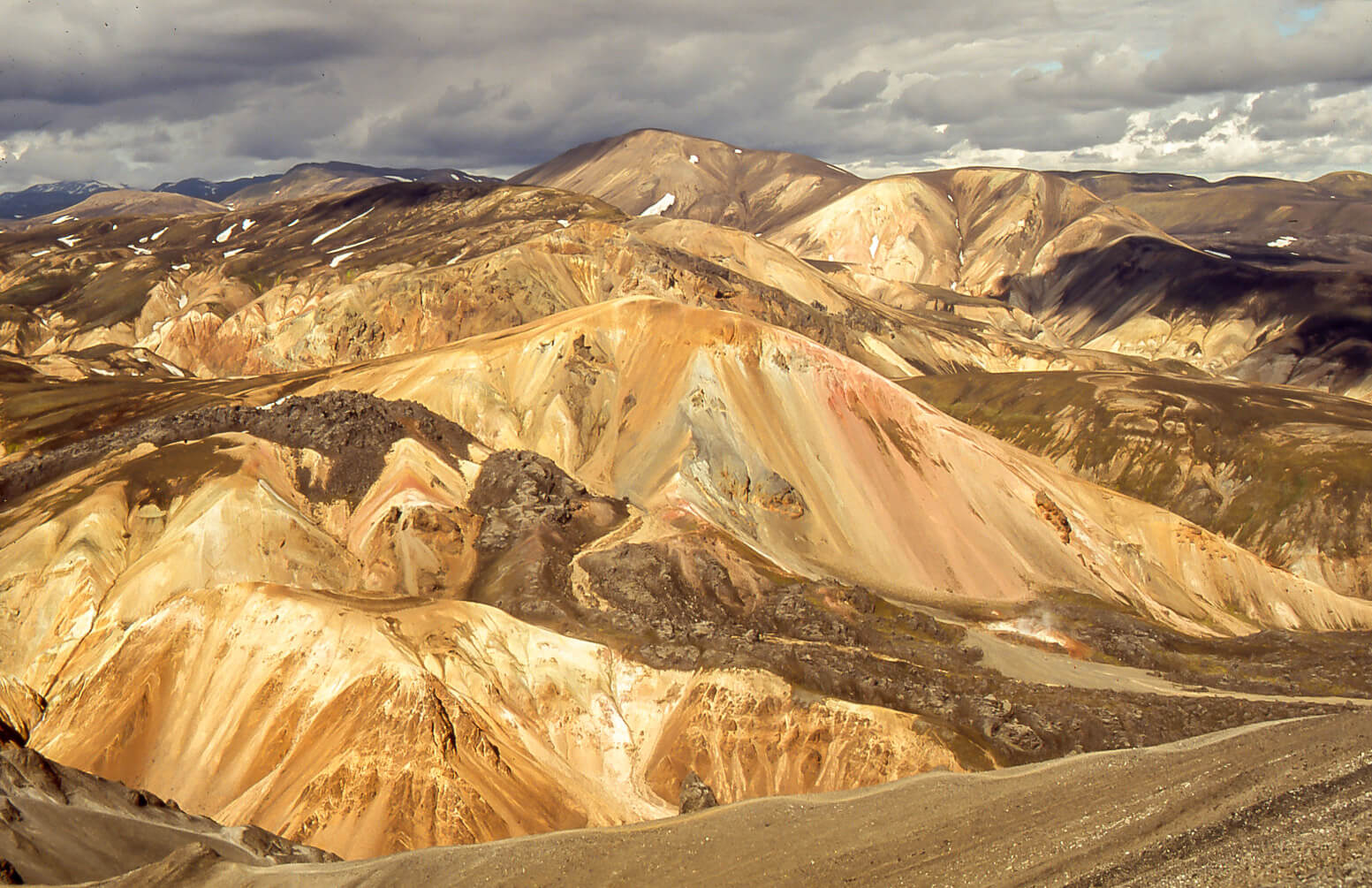 Mielettömiä maisemia - Landmannalaugar.