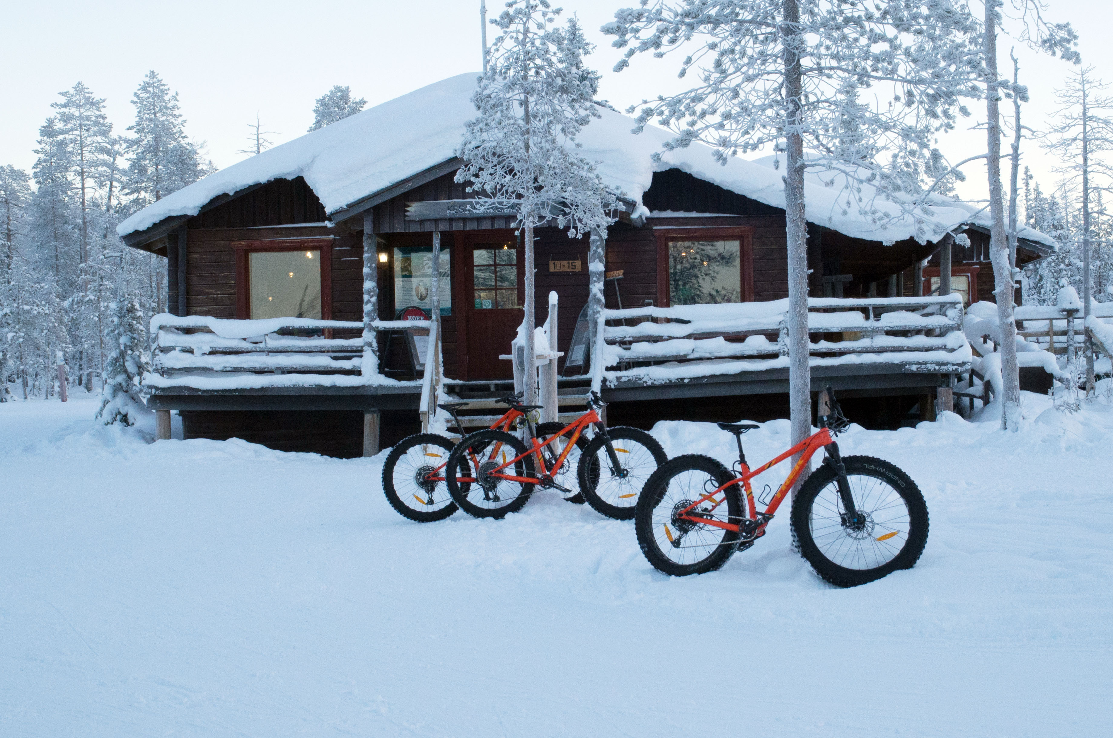 Talvimaastopyöräilystä on tullut viimeisen viiden vuoden aikana kiinteä osa Ylläksen toimintaa, reittejäkin on yli 100 kilometriä. Kuva: Mika Railo.