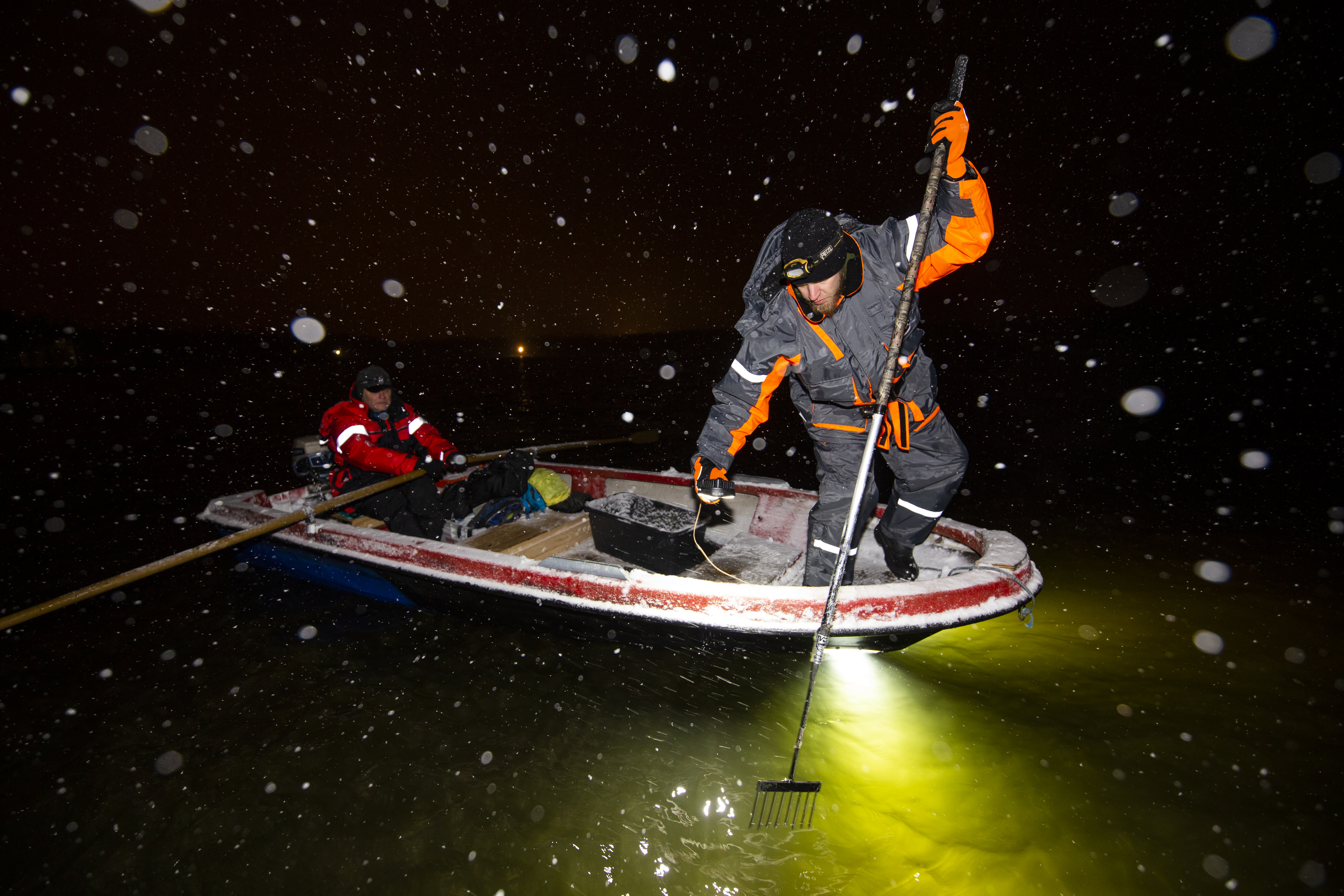 Pimeiden syysiltojen tuulastuksen ei tarvitse päättyä vesien viilenemiseen. Kuva: Markus Sirkka.