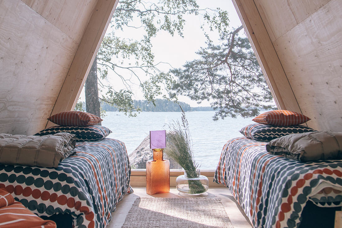 Ekologista luontomatkailua edustavia Nolla-mökkejä löytyy mm. Helsingin Isosaaresta. Kuva: Nolla Company.