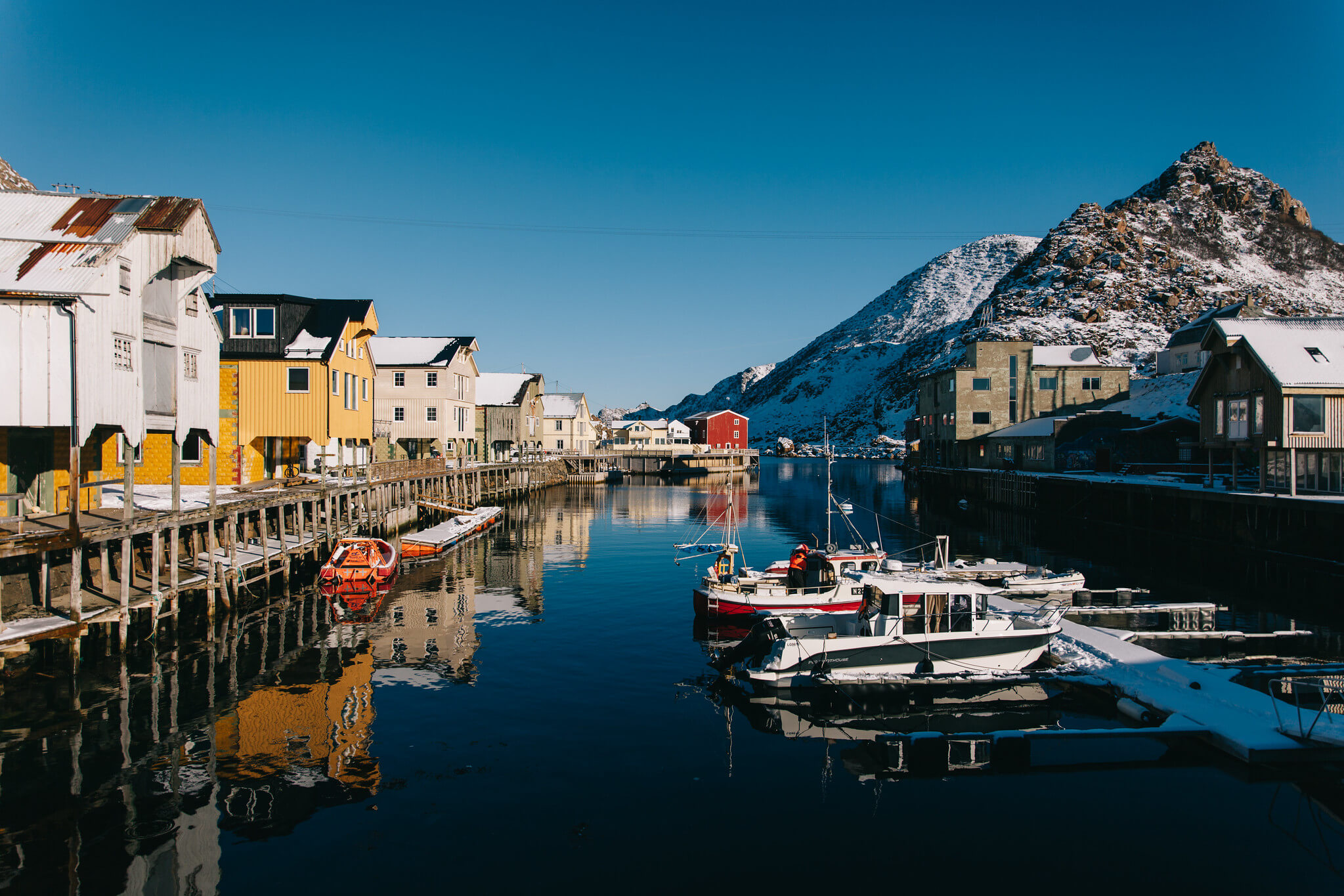 Nyksund on viihtyisä, autioitunut kalastajakylä. Kuva: Marinella Himari.