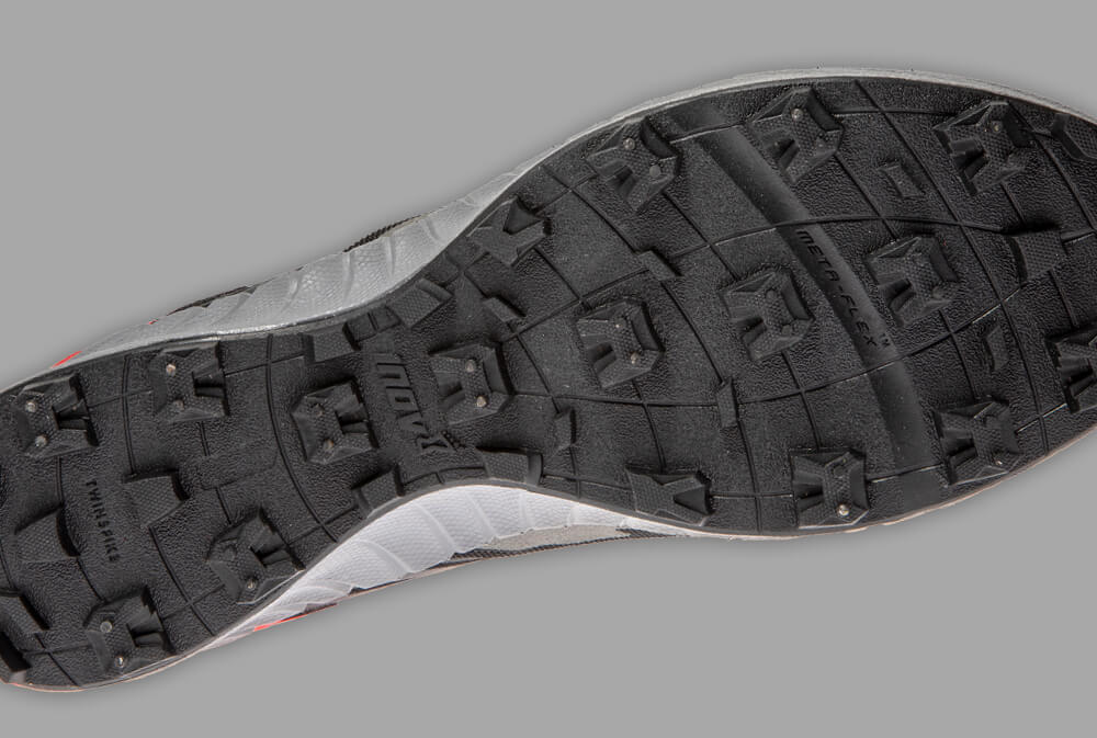 Nämä pitävät! Nastoja on kaikkiaan 30, kaksi per nastayksikkö.