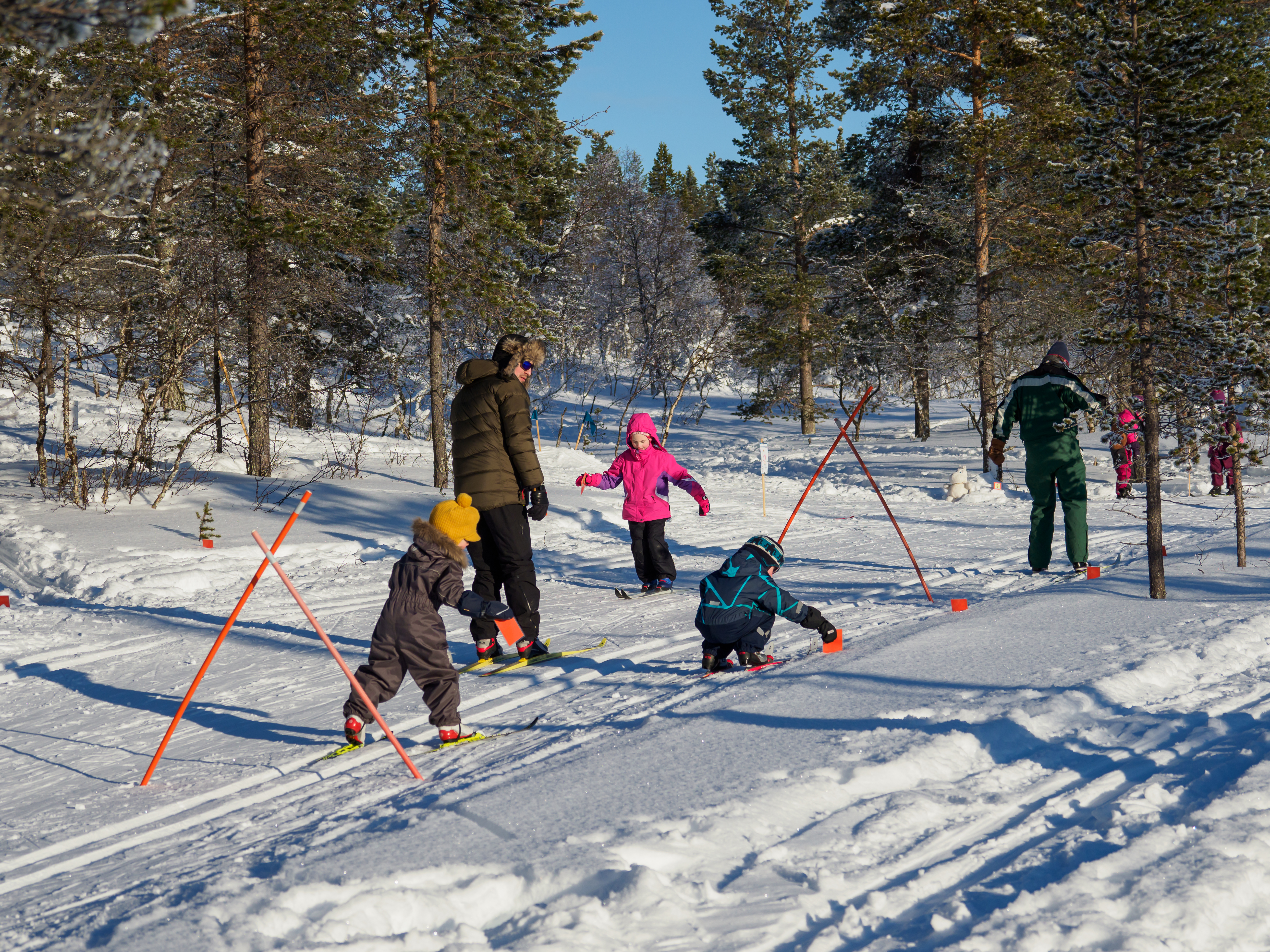 Alkuviikosta lapsille oli järjestetty Muumien hiihtokoulu. Kuva: Sampsa Sulonen.