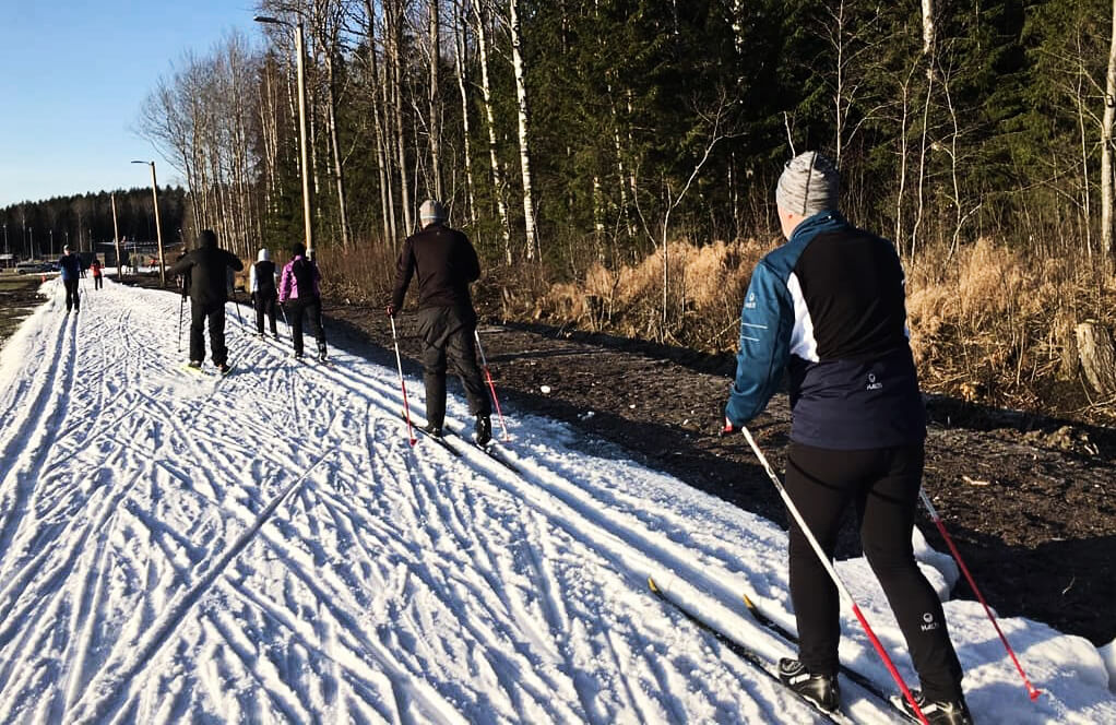 Hiihtäjillä on ollut tänä vuonna varsinkin Etelä-Suomessa vaikeaa. Kuva: Suomen Latu.